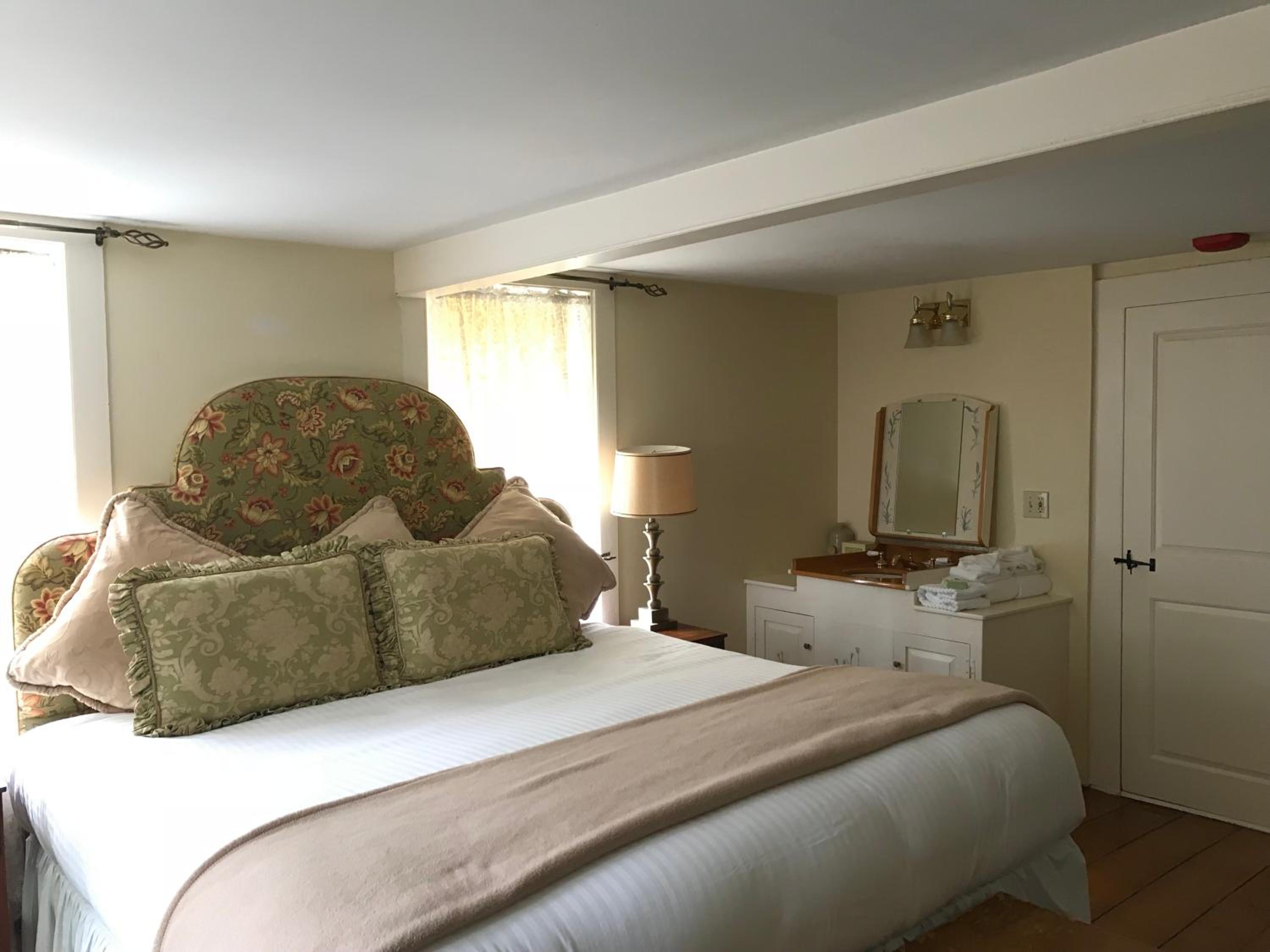 Admiral Farragut Inn