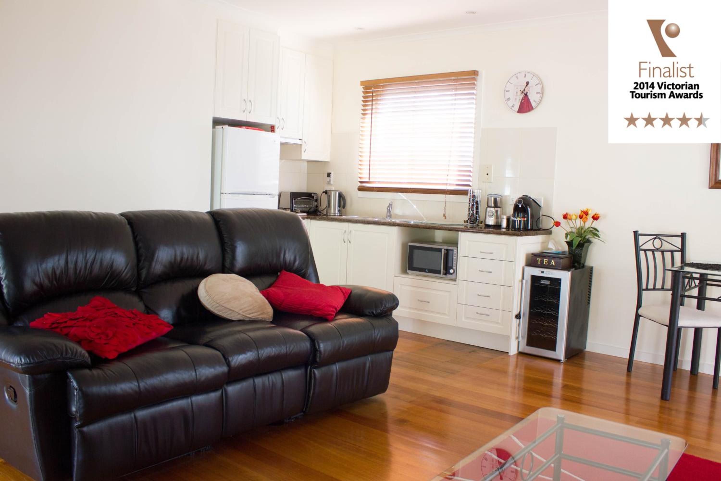 Lakeside Cottage Luxury B&B