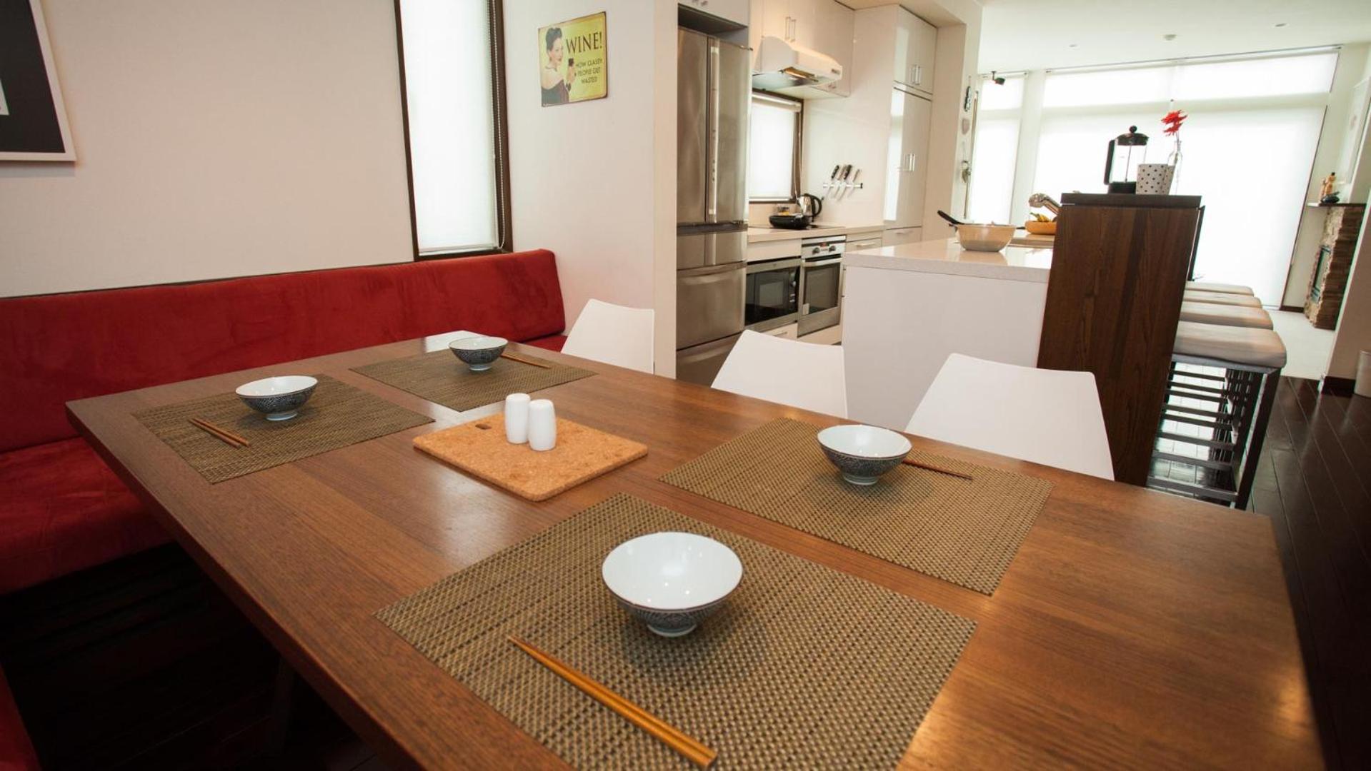Toshokan Townhouse
