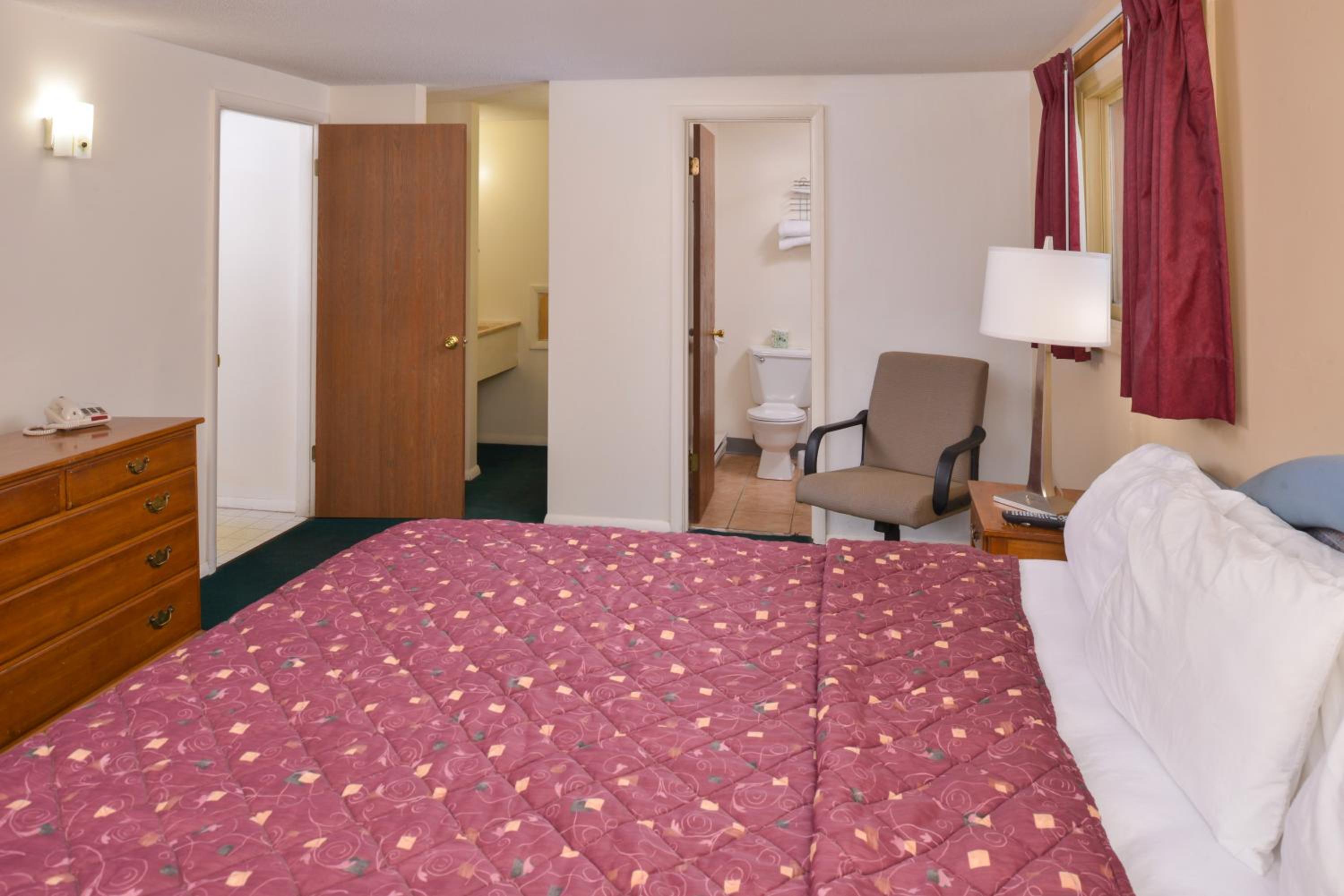 Red Carpet Inn Pulaski view 5