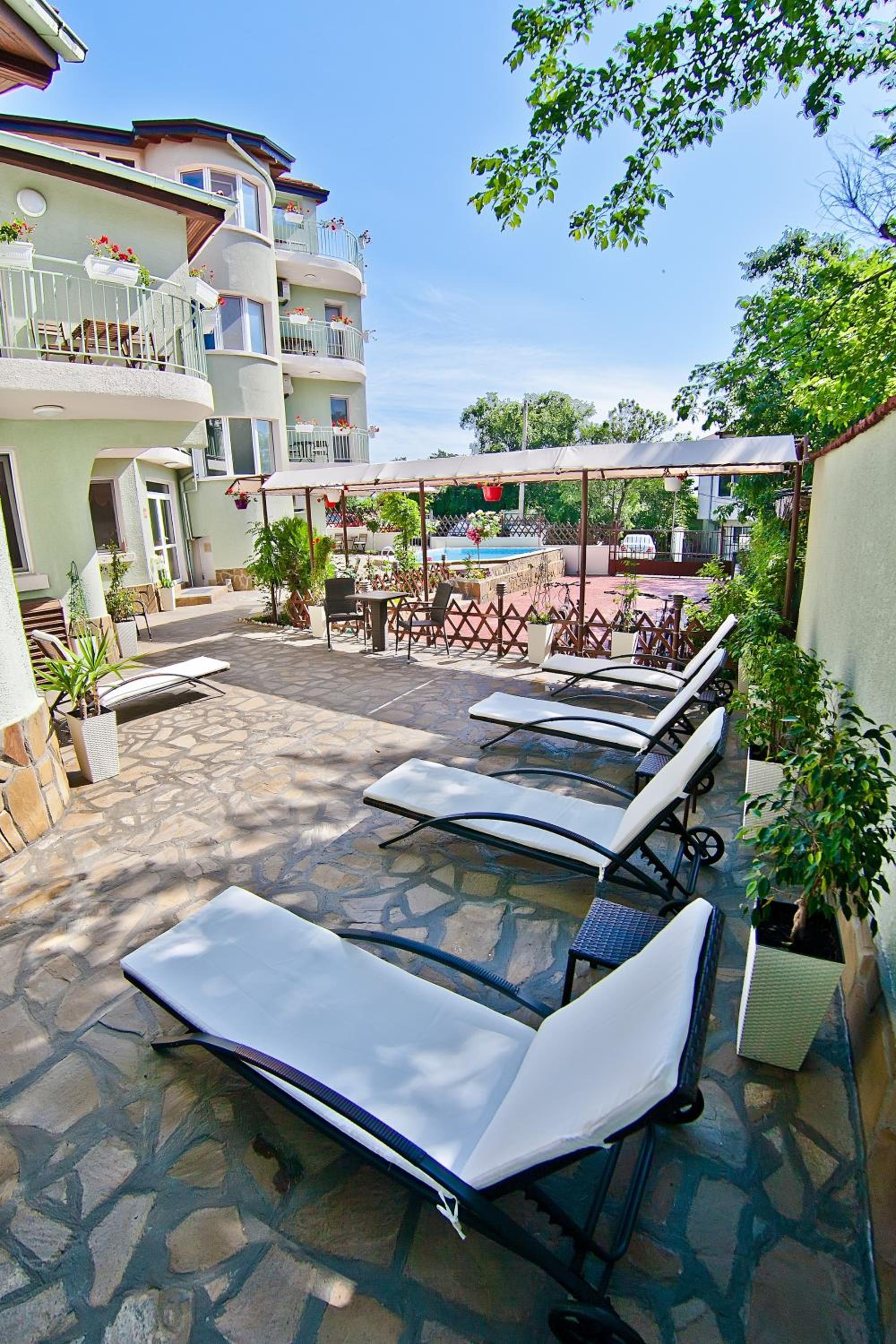 Balcony & Terrace