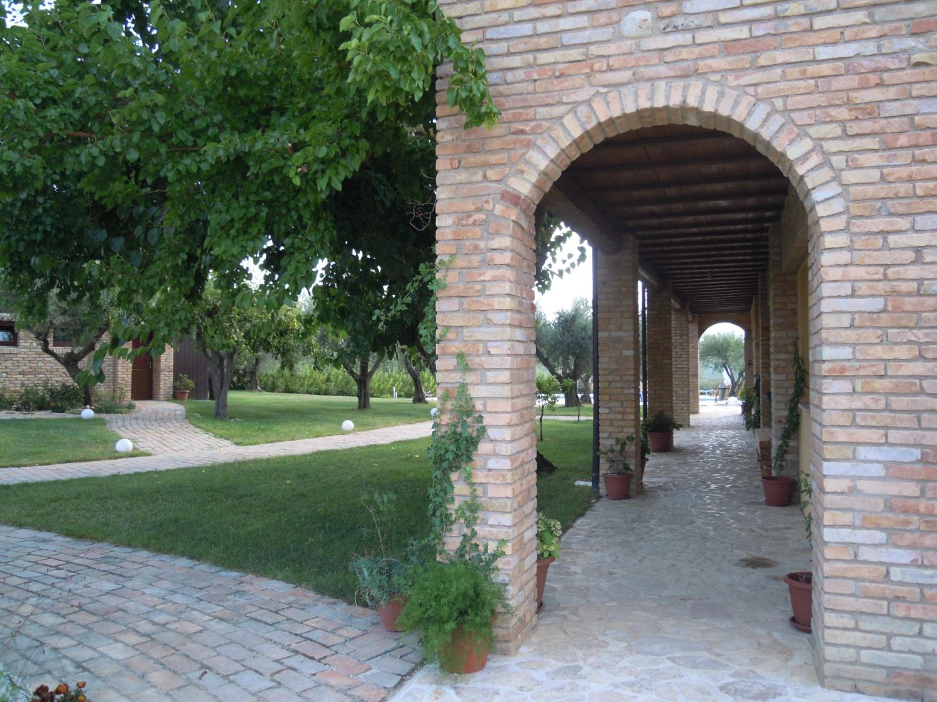 Photo 8