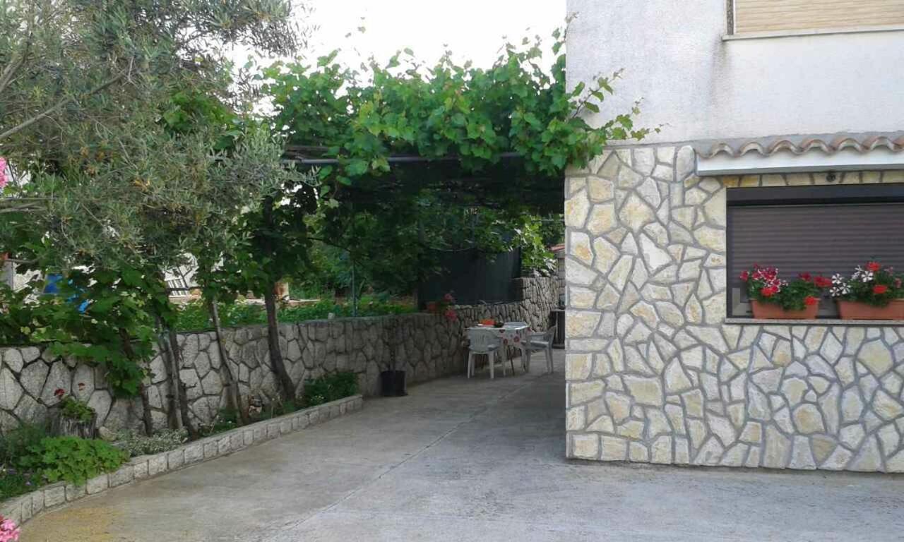 Apartman Tri palme view 2