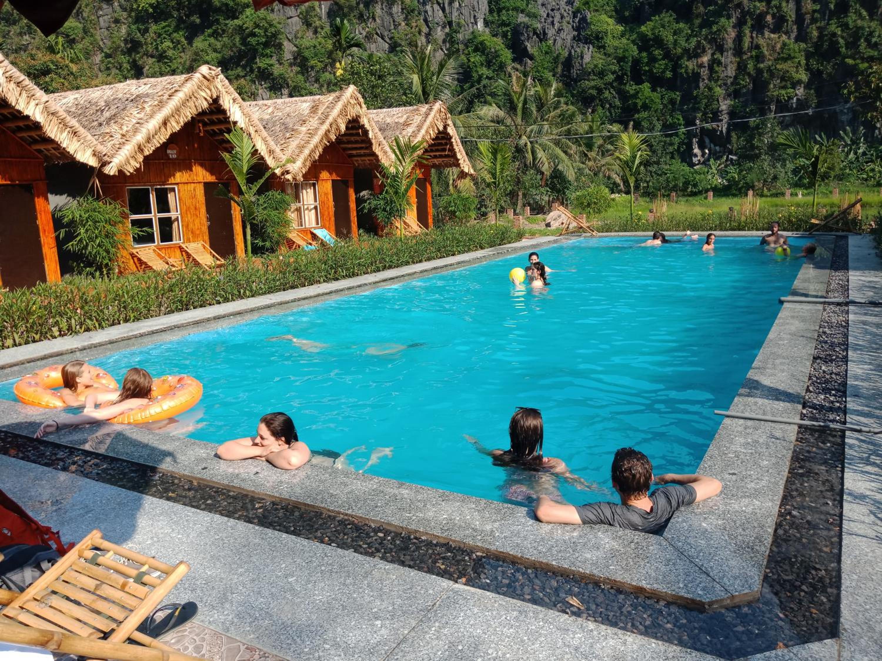 Tam Coc Valley Bungalow