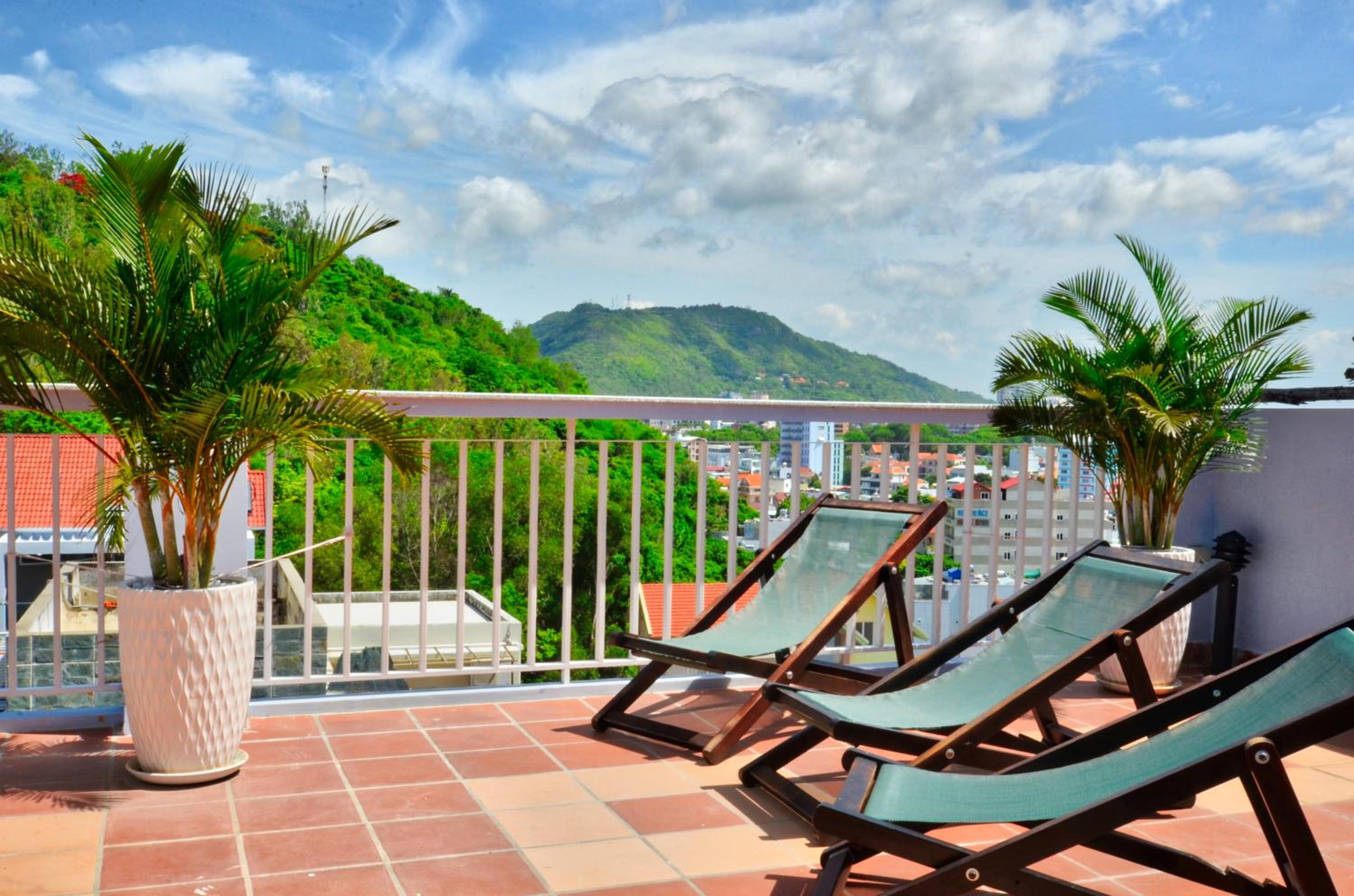 The Wind Resort - Tropical Hillside Escape