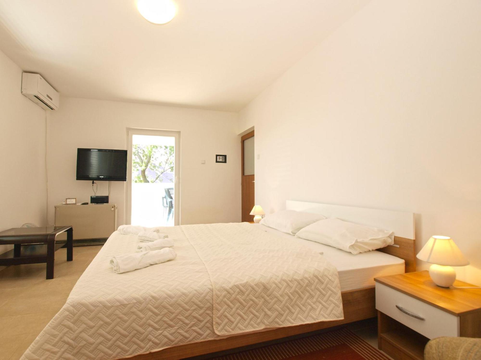 Apartment 1215 view 3