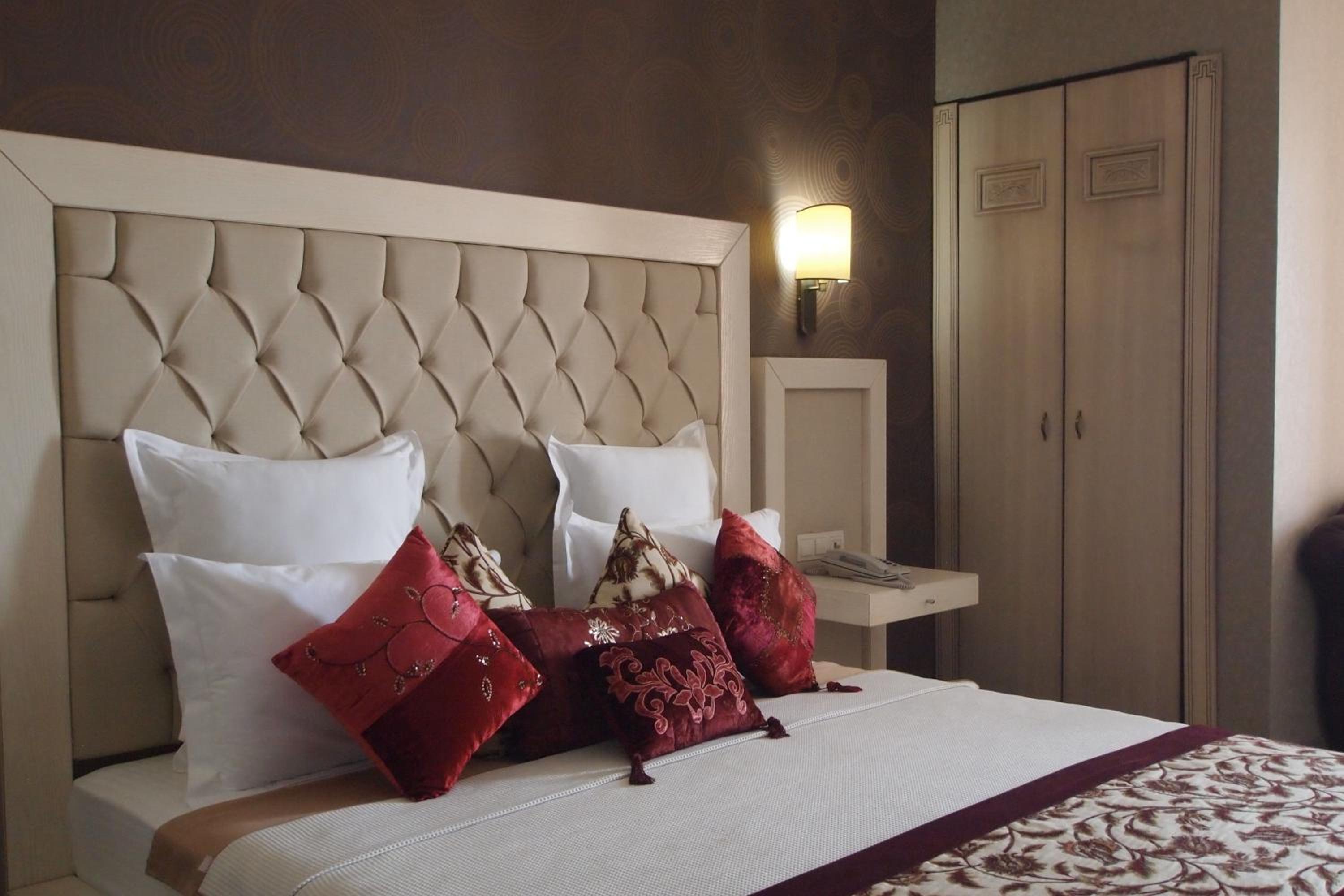 Romance Beach Hotel - Image 46