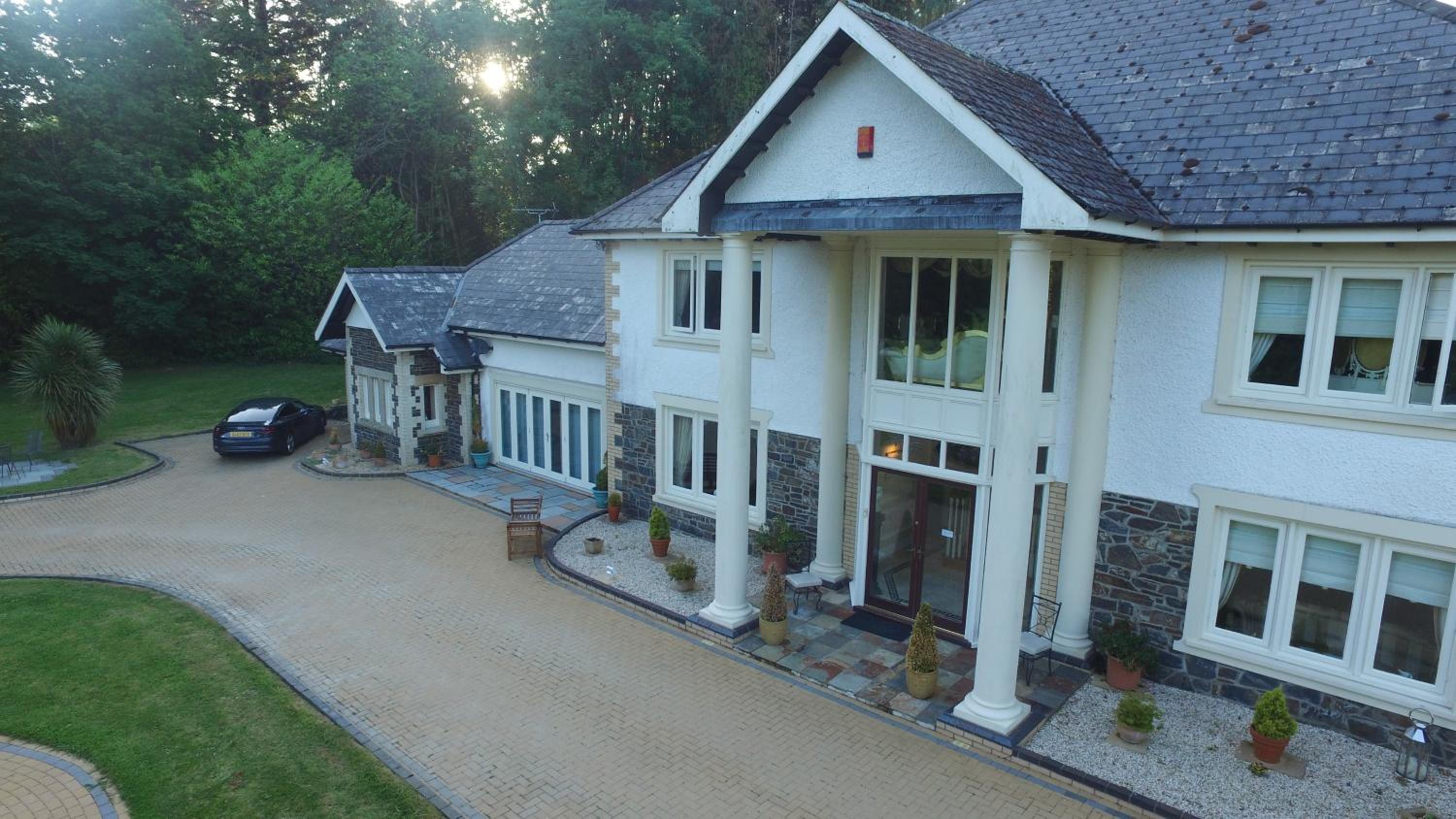Plas Y Dderwen Bed and Breakfast