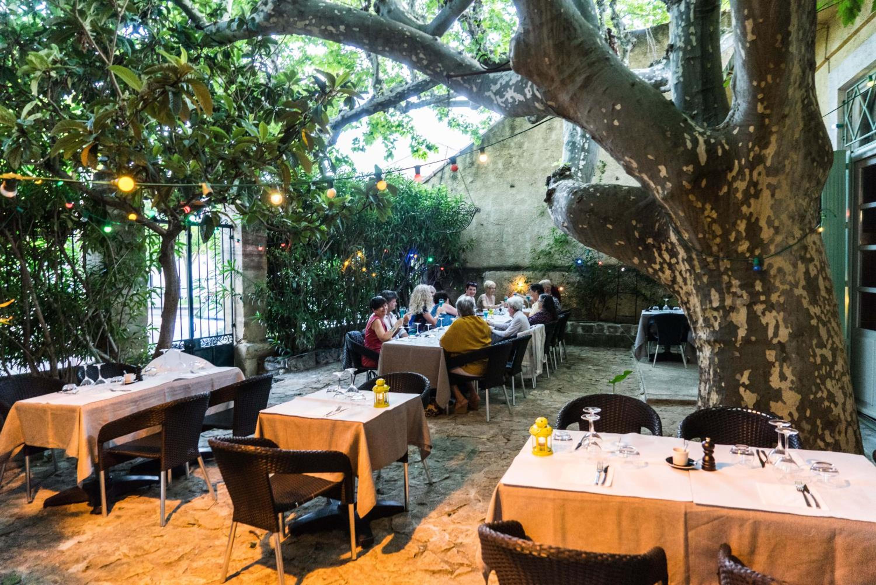 restaurant