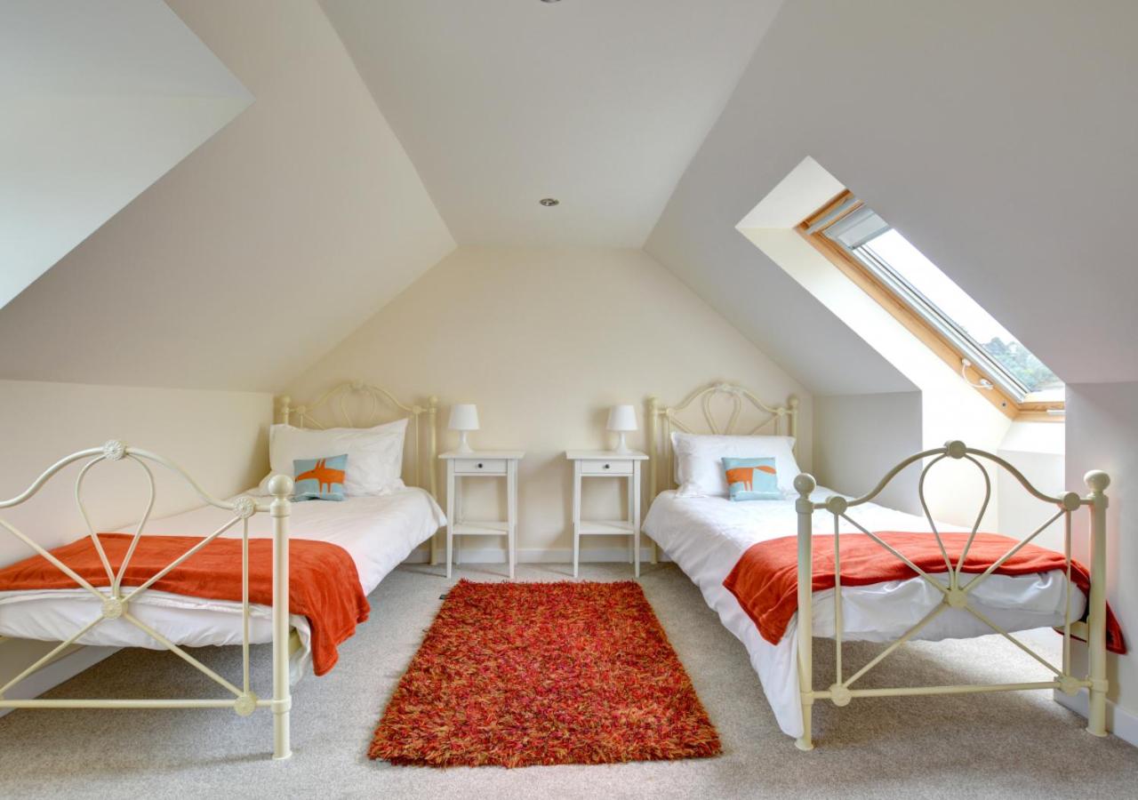 5 Bed in Amroth oc-pw9067