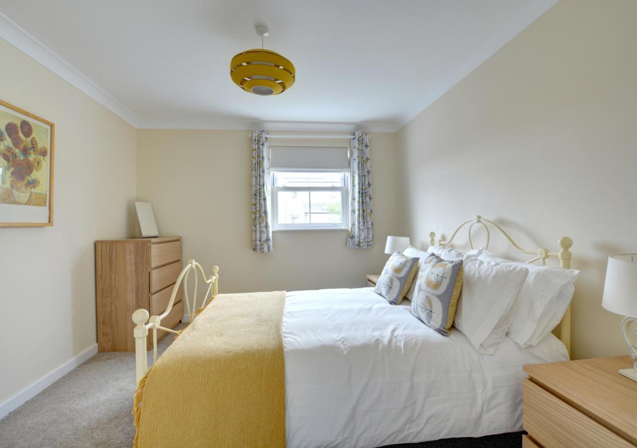 5 Bed in Amroth oc-pw9067