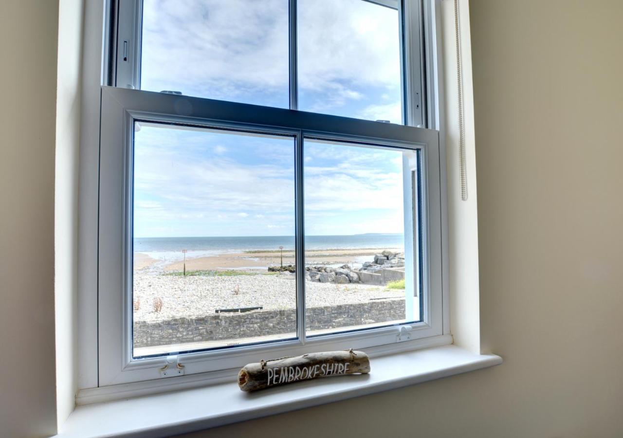 5 Bed in Amroth oc-pw9067