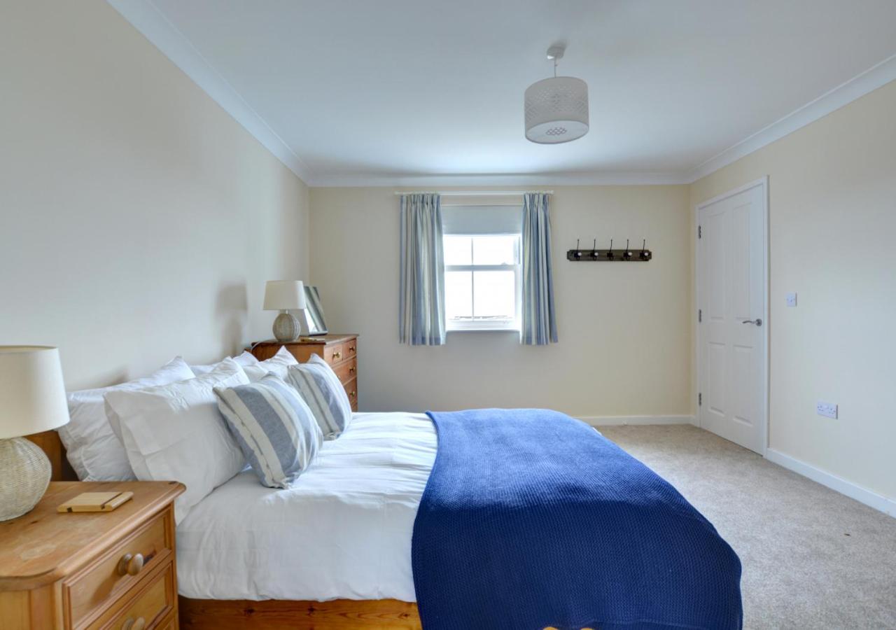 5 Bed in Amroth oc-pw9067