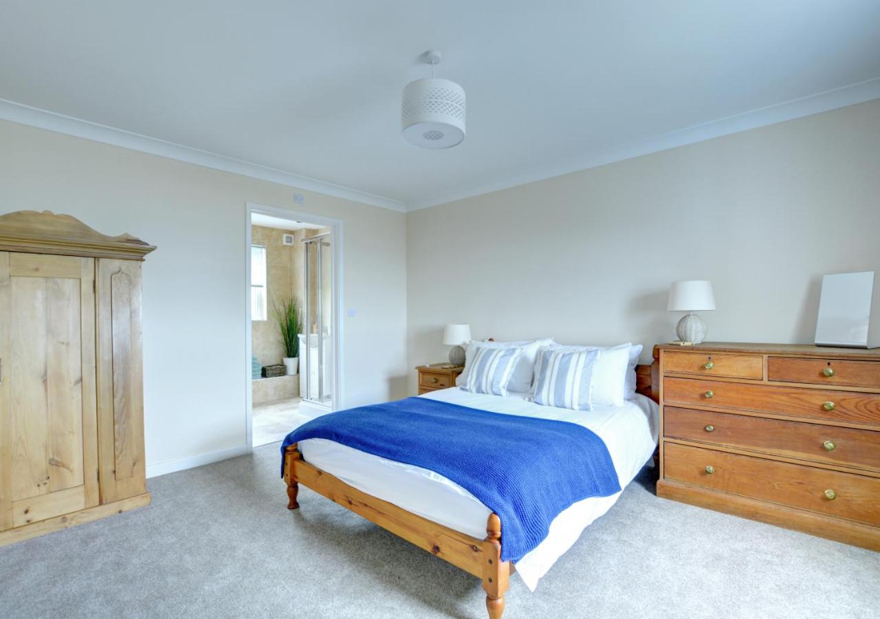 5 Bed in Amroth oc-pw9067