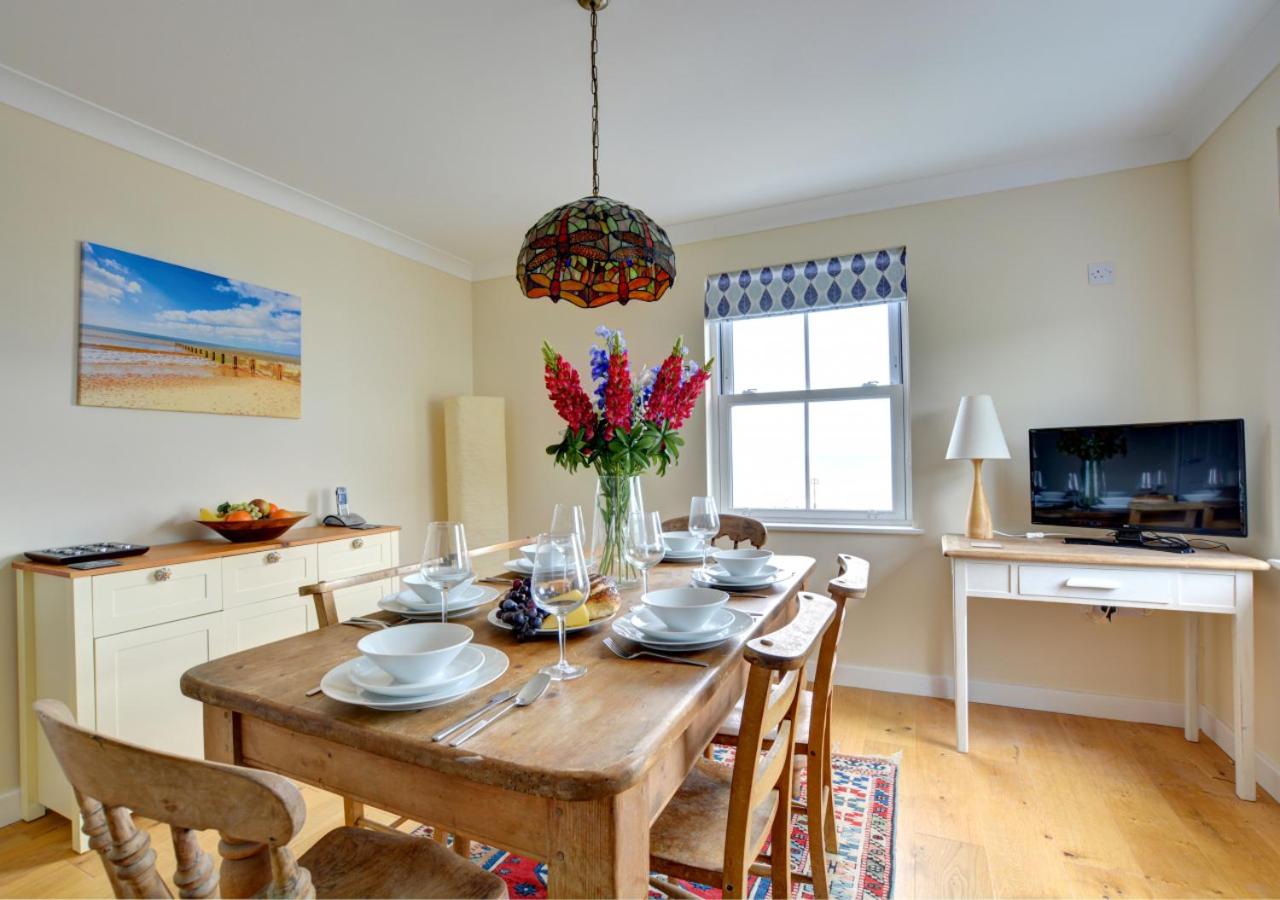 5 Bed in Amroth oc-pw9067
