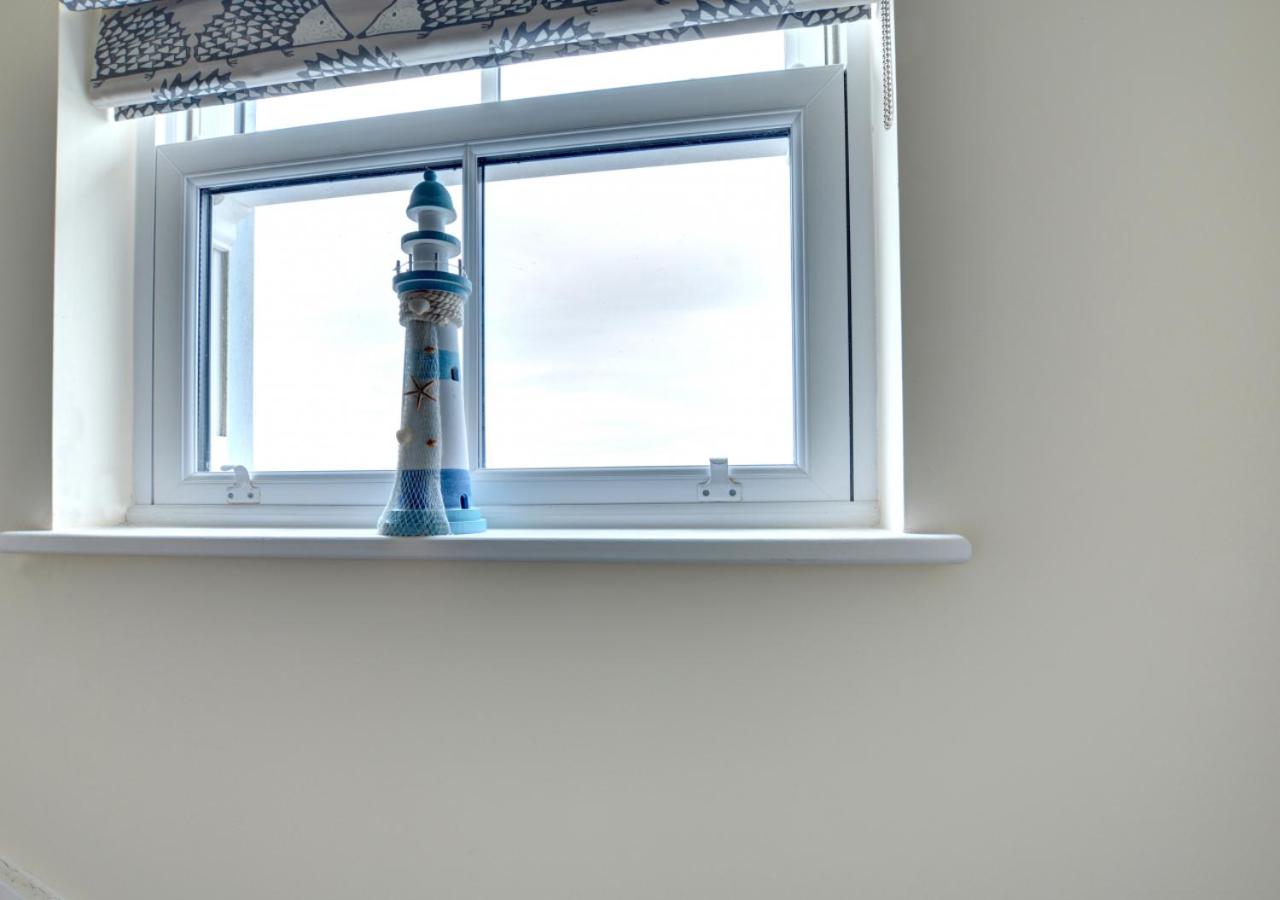 5 Bed in Amroth oc-pw9067