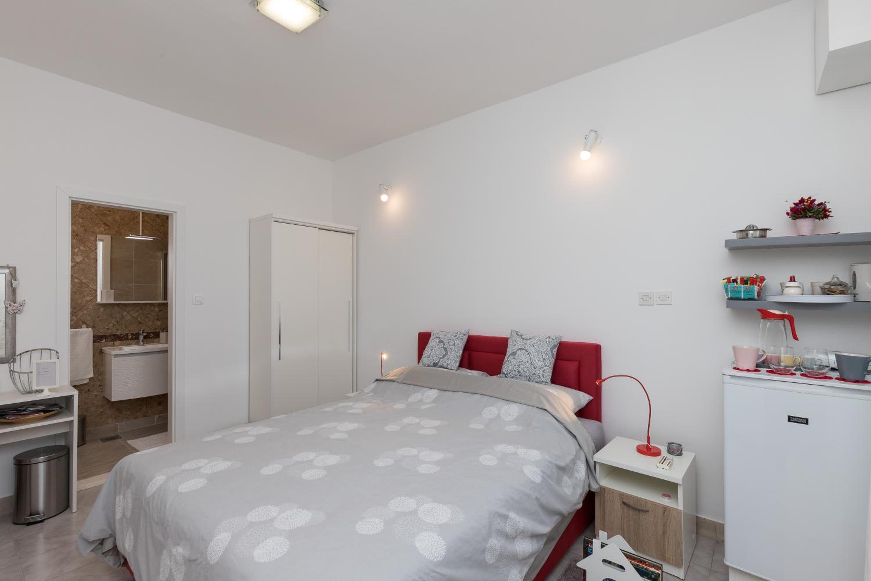Apartment & Rooms Primi with FREE PARKING