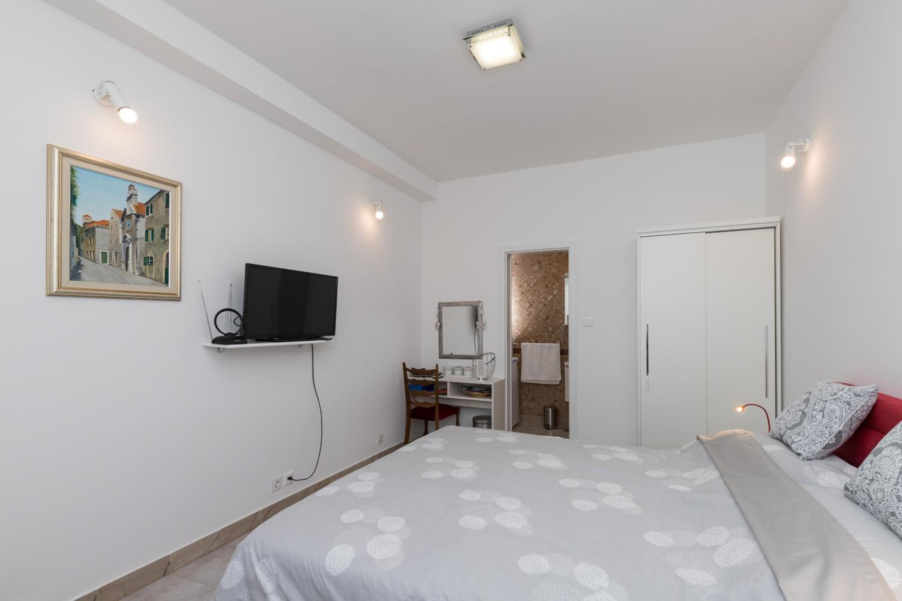 Apartment & Rooms Primi with FREE PARKING