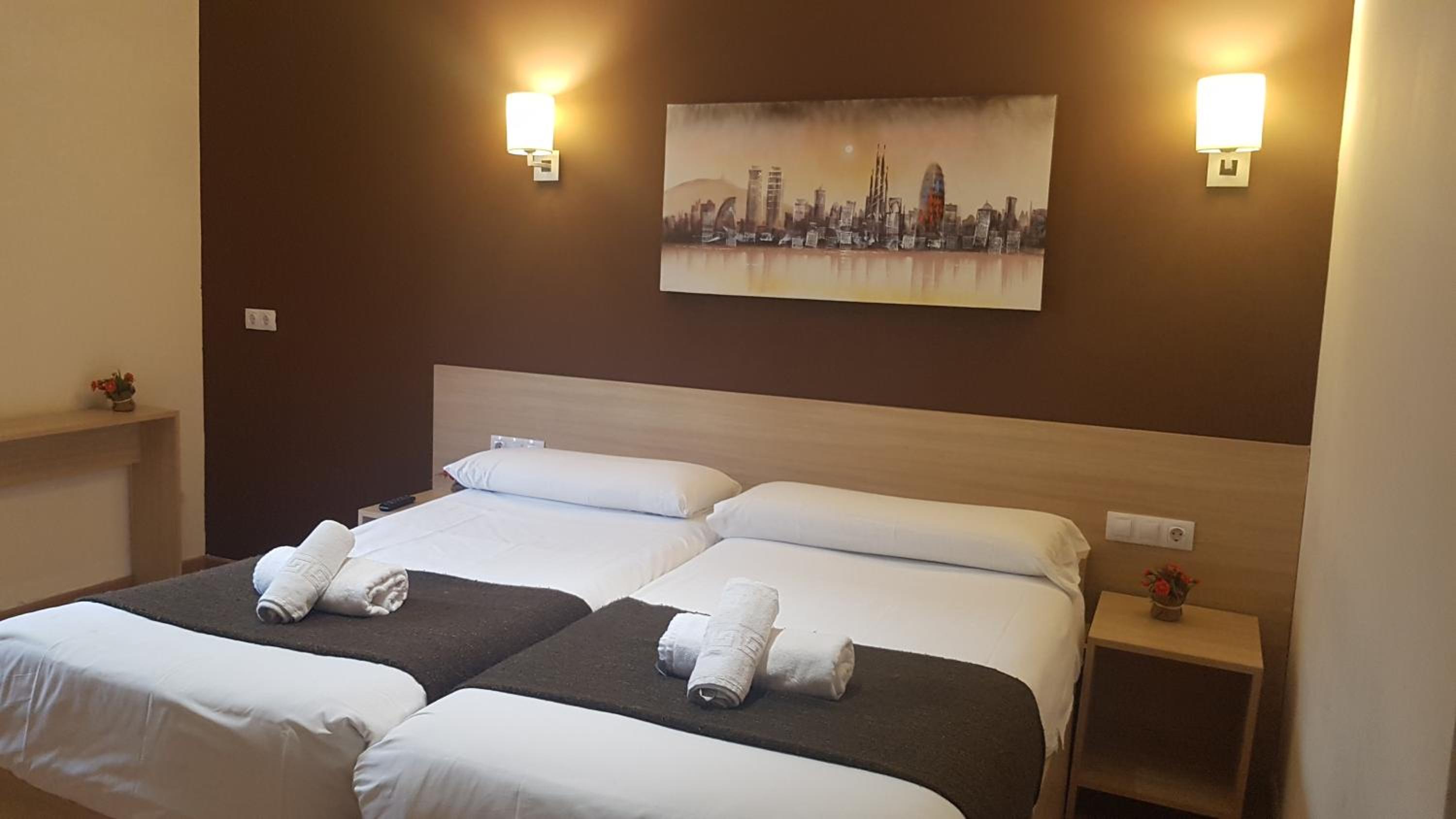 Hostal Barcelona Travel