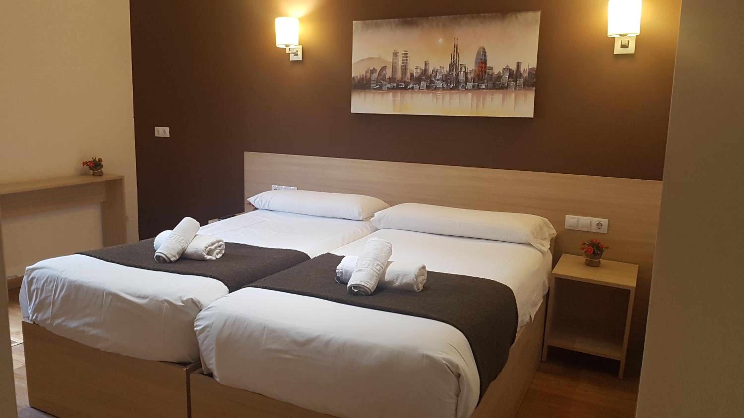 Hostal Barcelona Travel