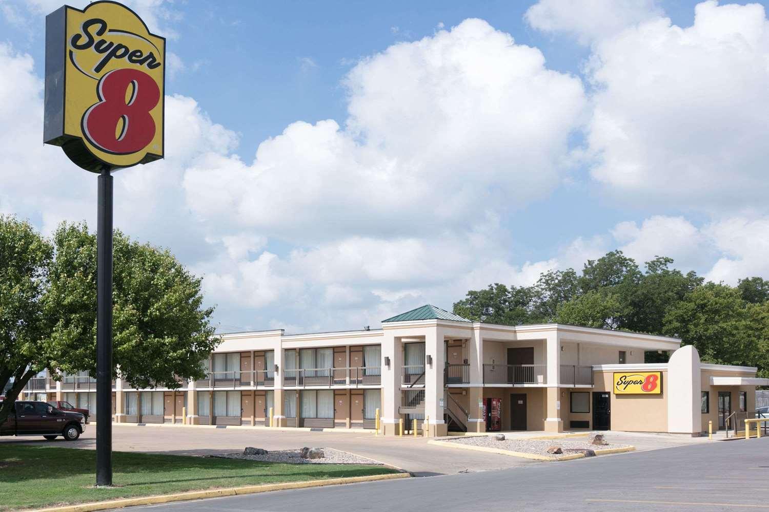 Super 8 by Wyndham Duncan