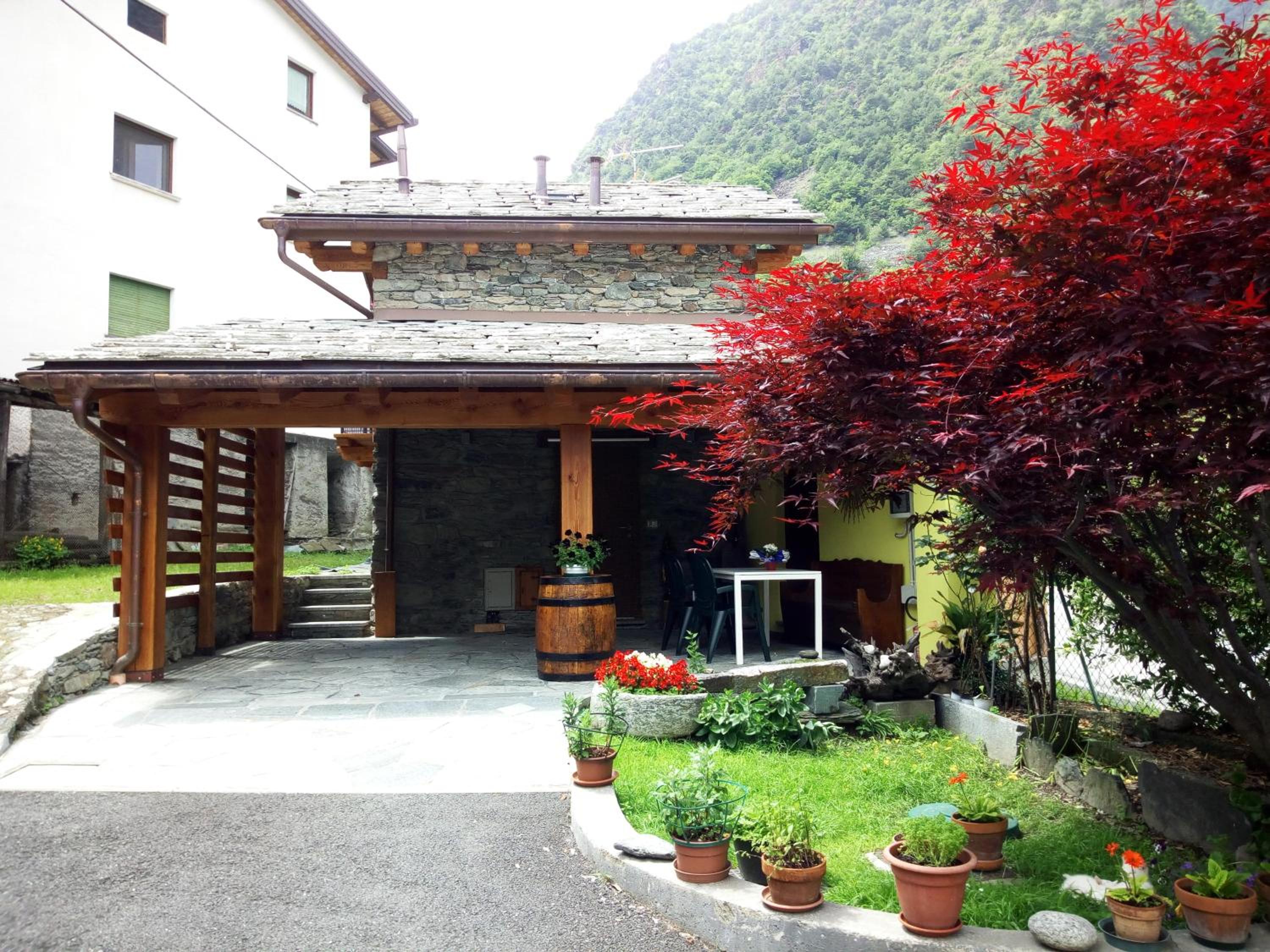 Acero Rosso view 3