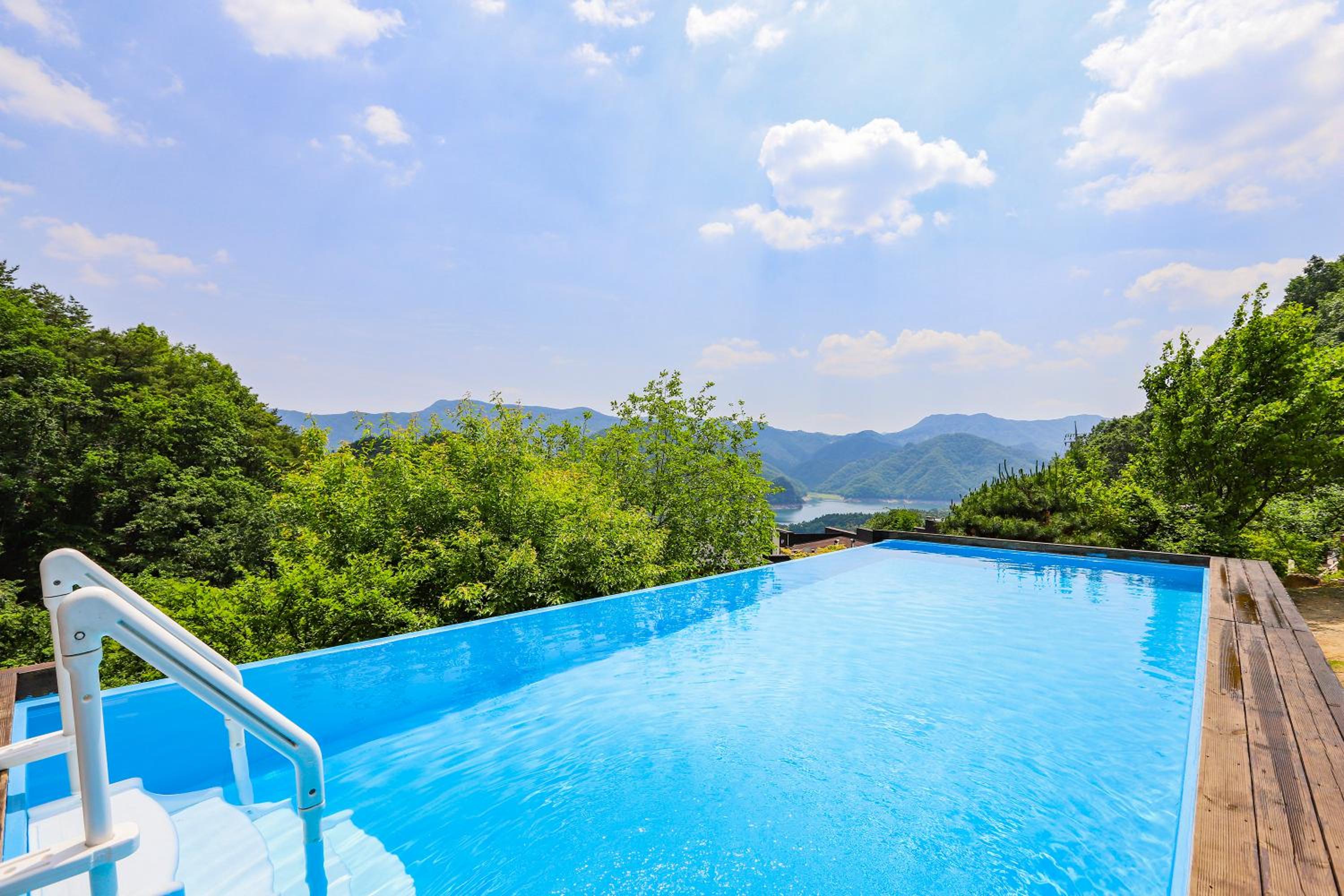 Penatess Pool Villa