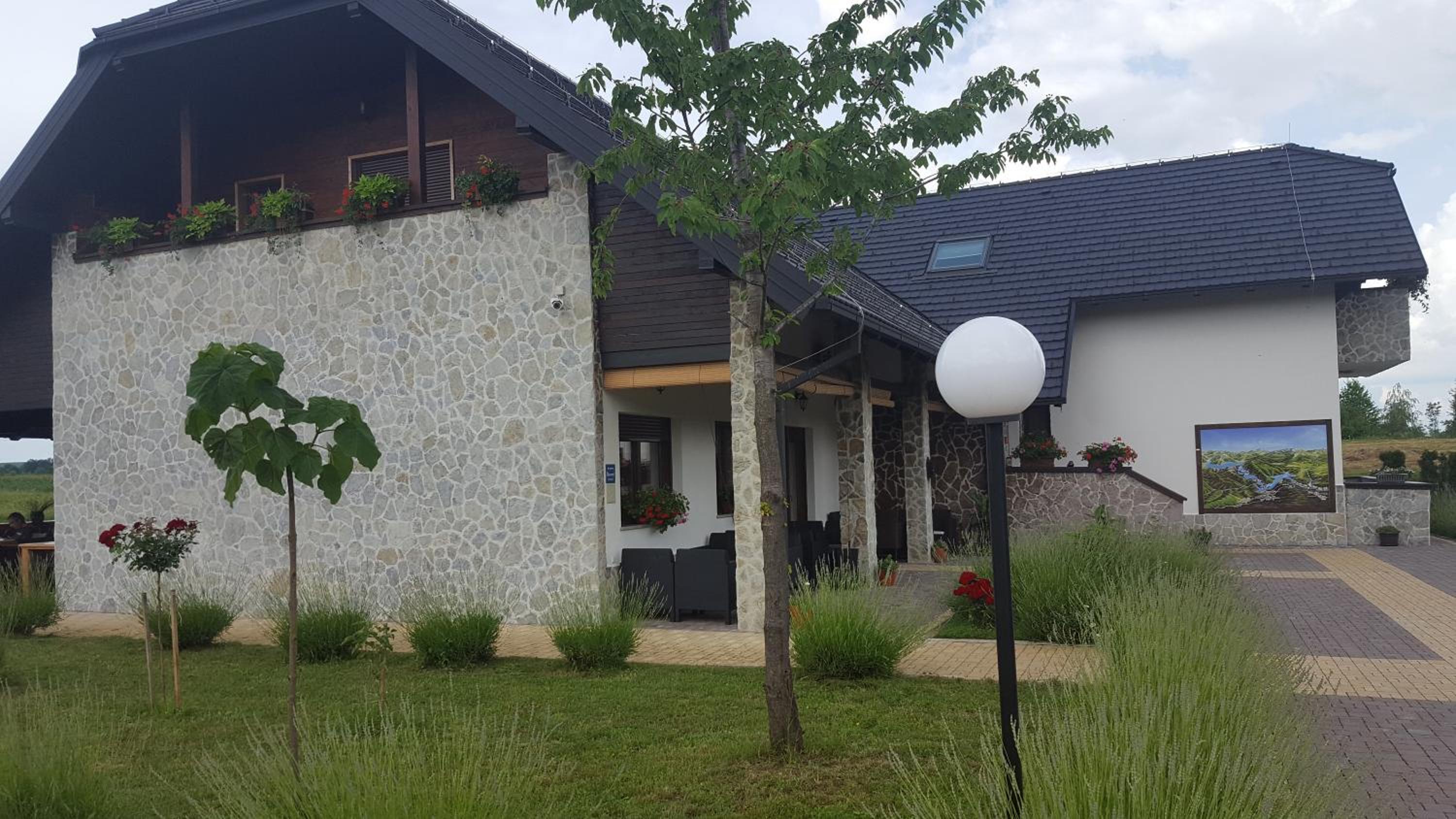 Villa Stone