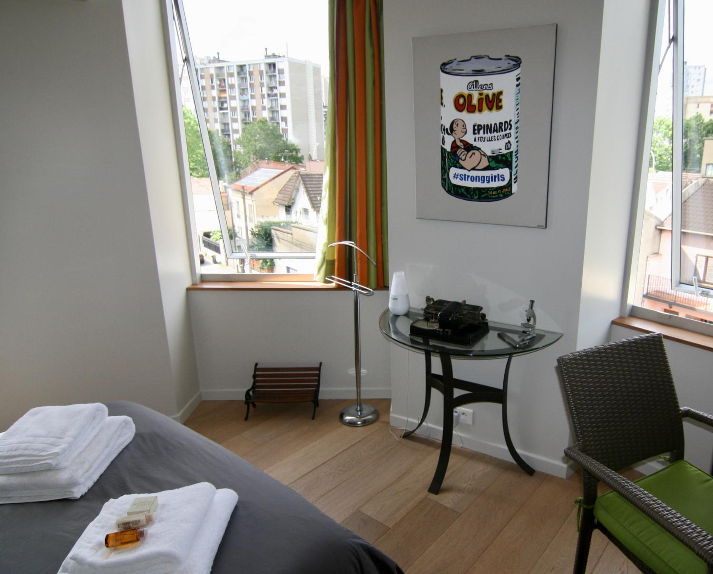 bibou's room Paris view 5
