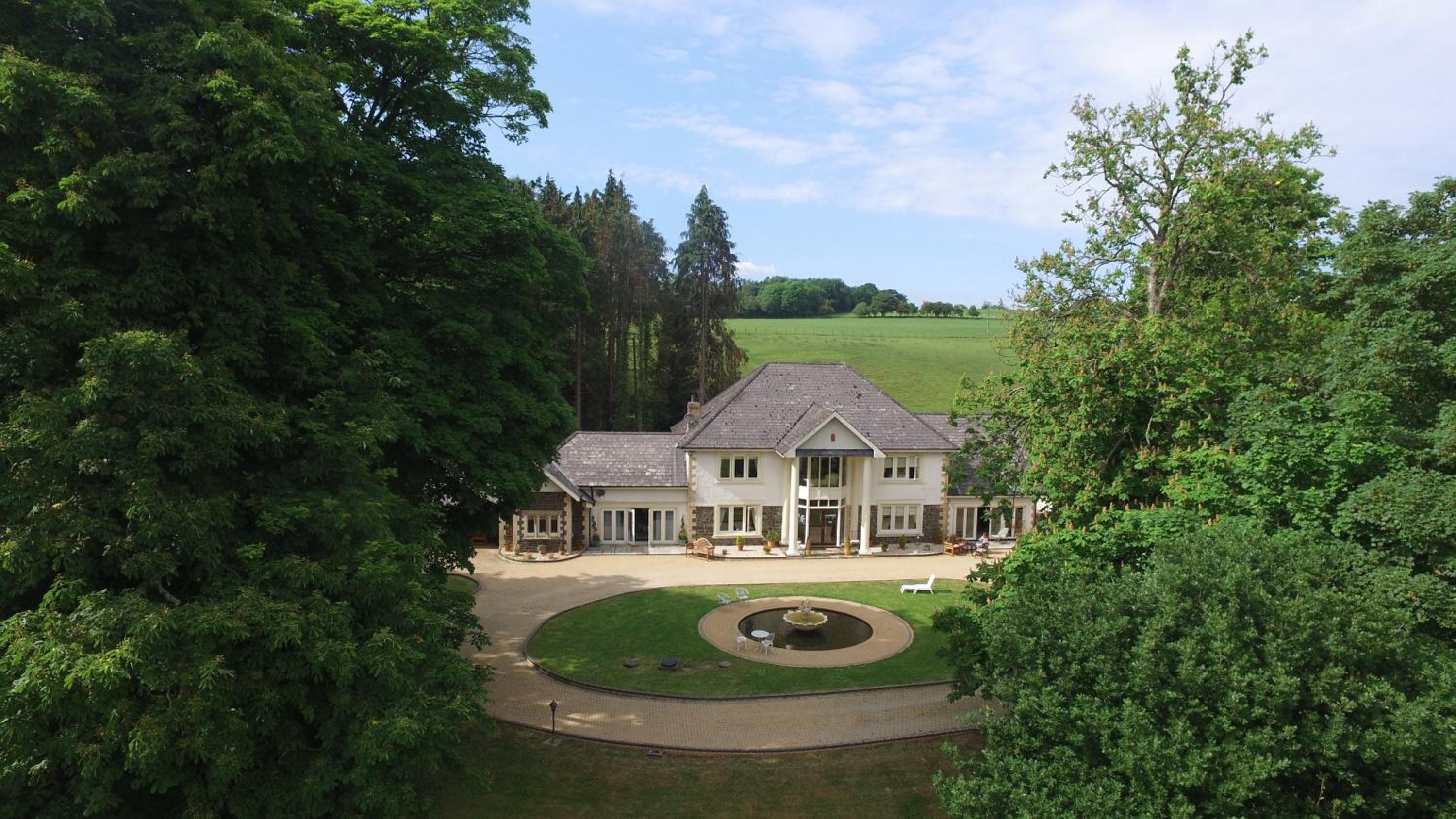 Plas Y Dderwen Bed and Breakfast