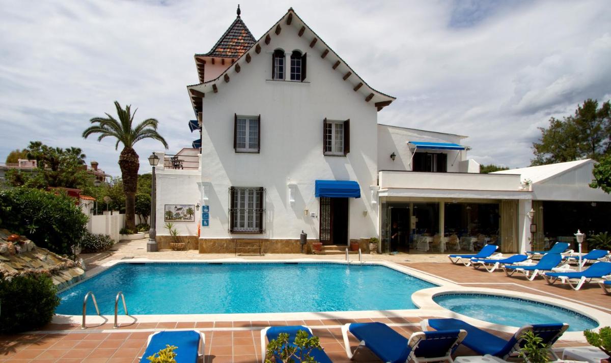 Hotel Capri en Sitges — swimming pool