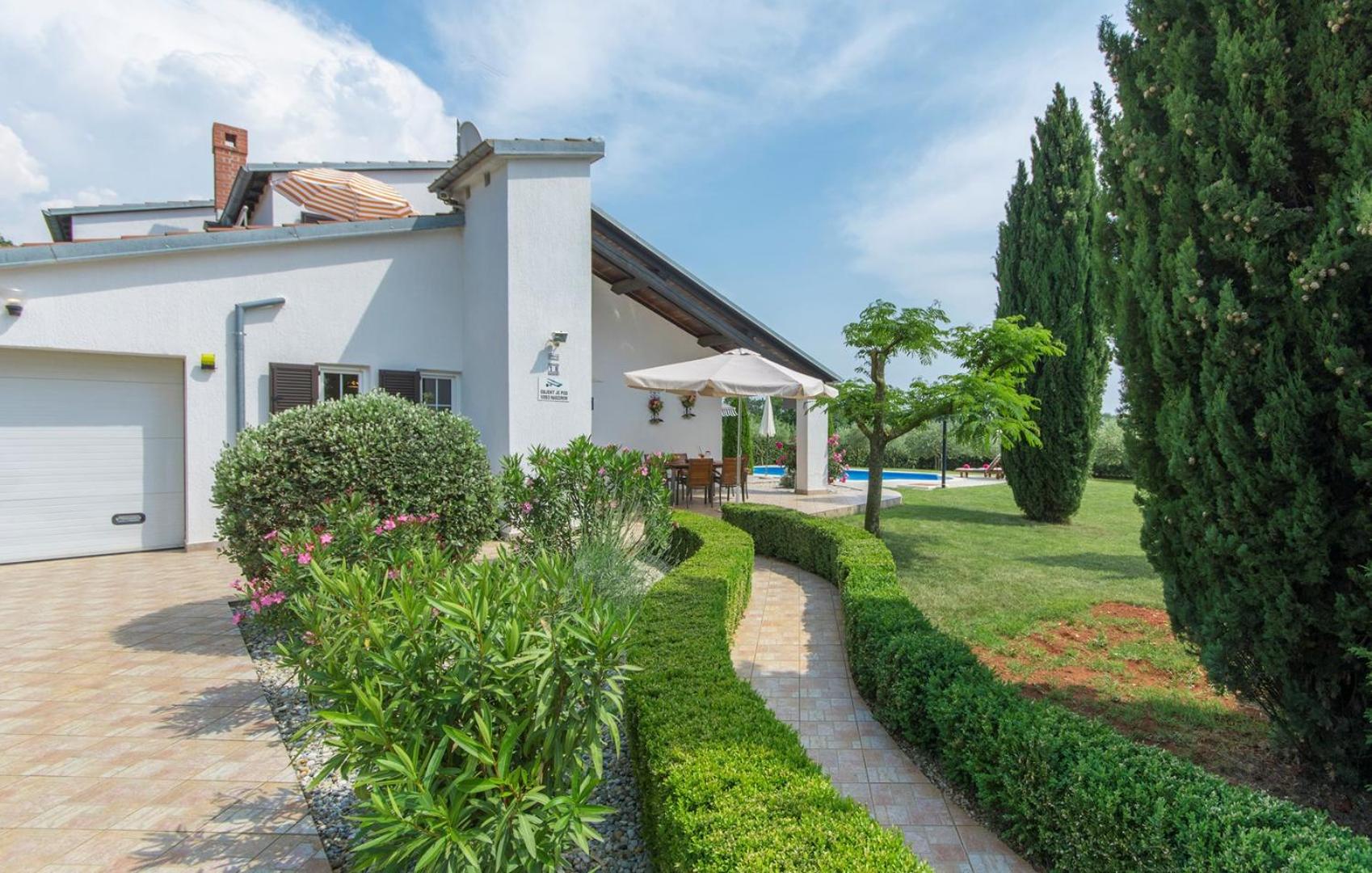 Hotel Villa Rosa - Image 1