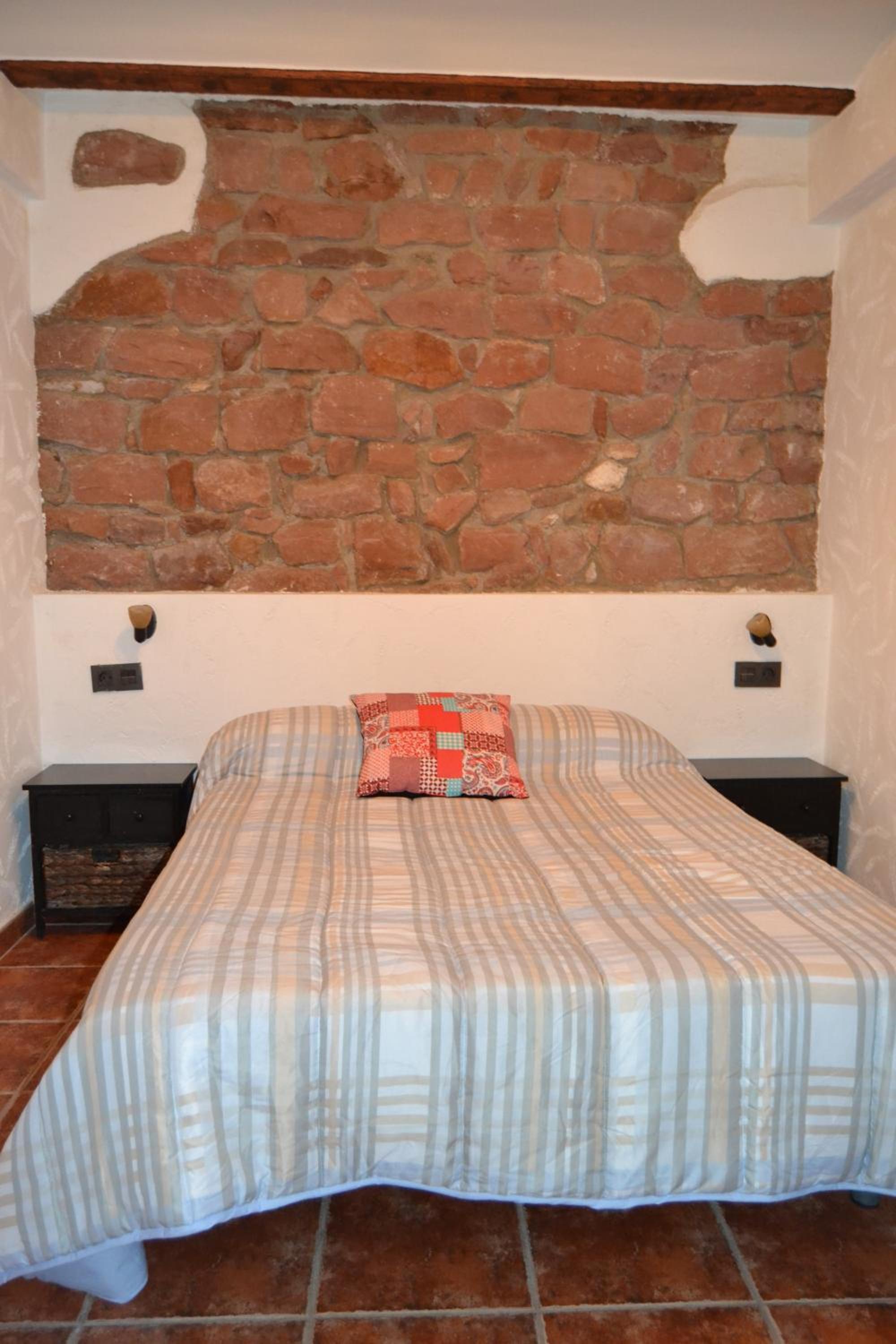 La Coveta Rural en Vilafames — hotel room