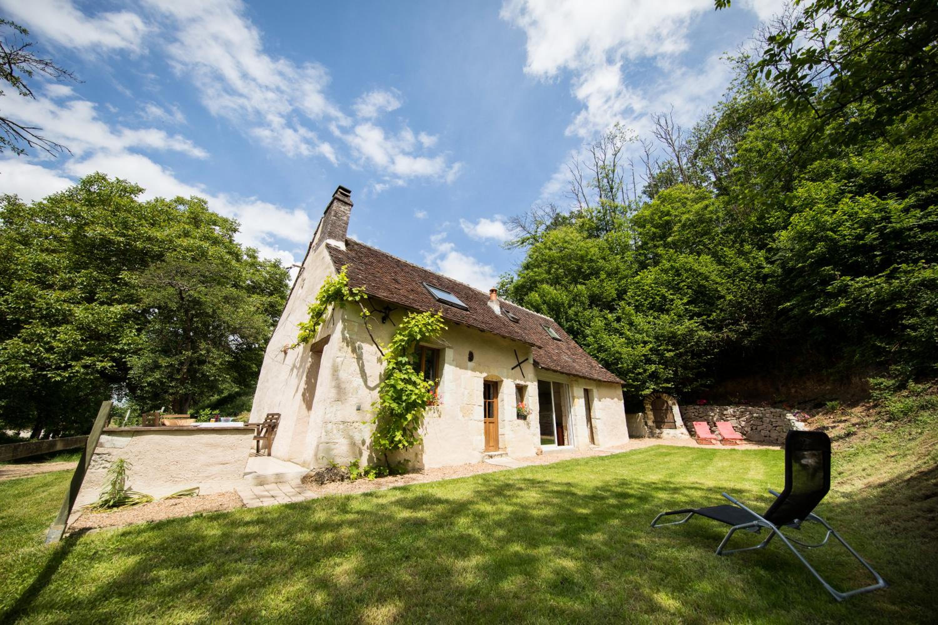 Holiday home Le Vaugarnier view 3