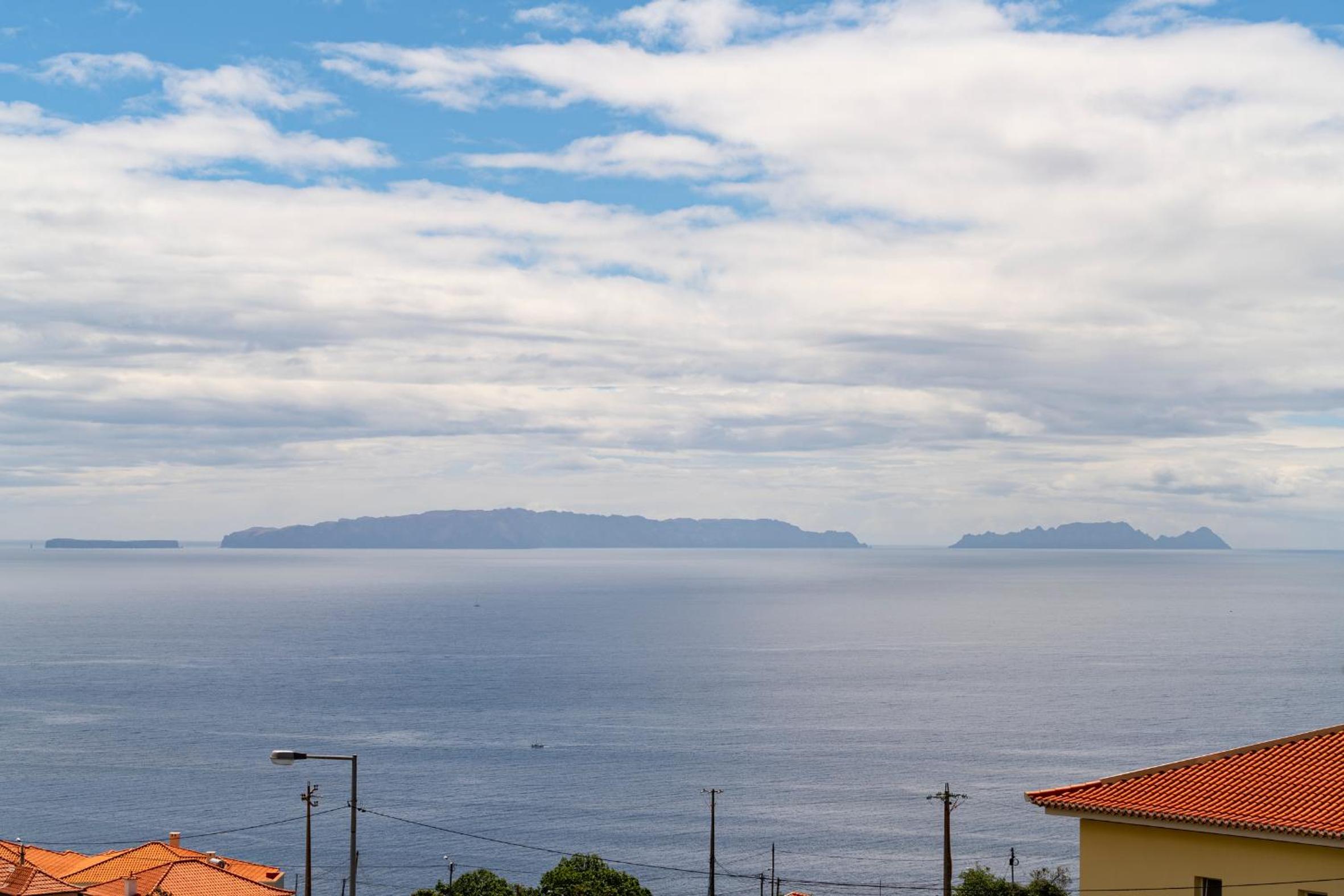 Caniço V by An Island Apart