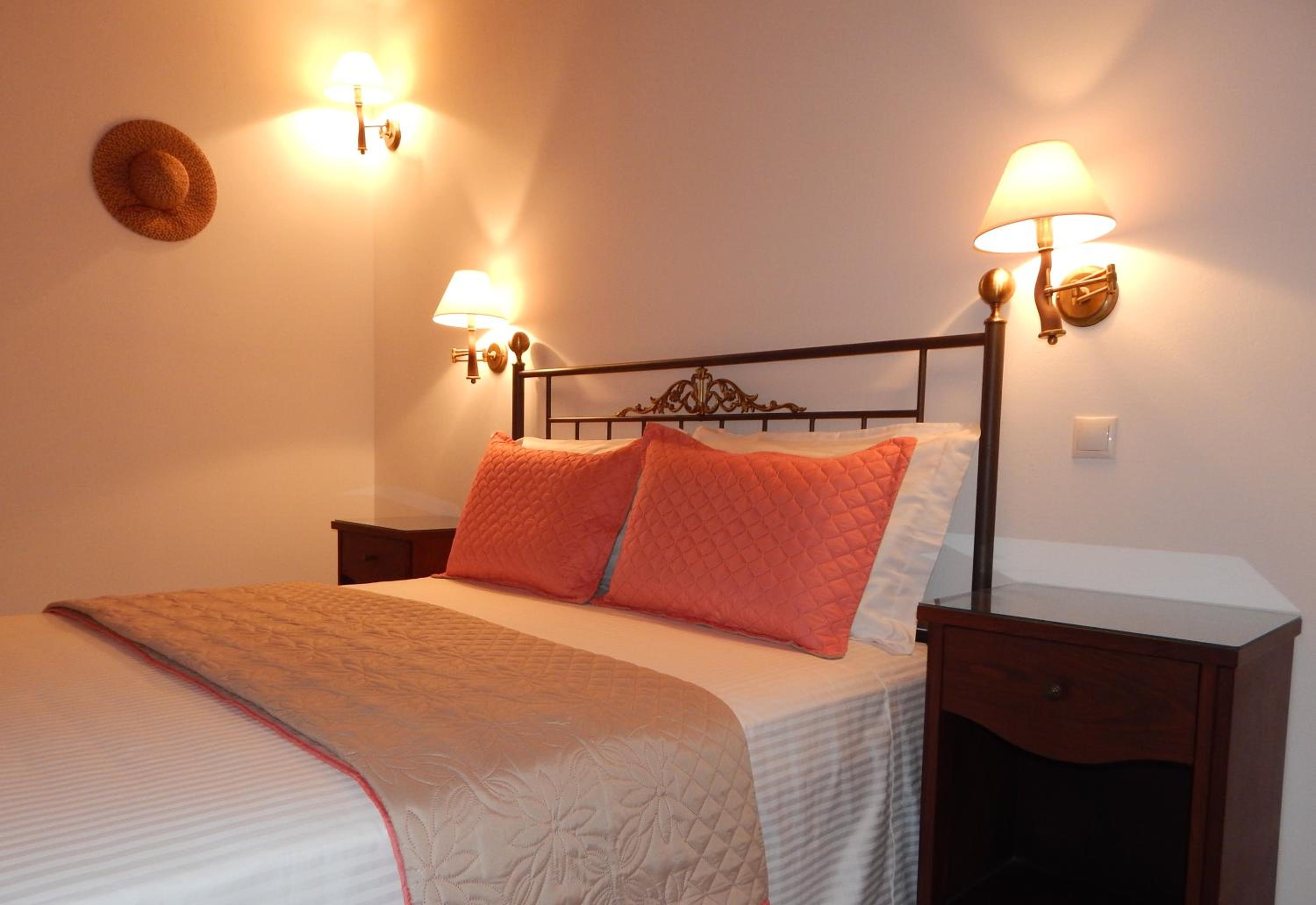 Tinos Suites & Apartments