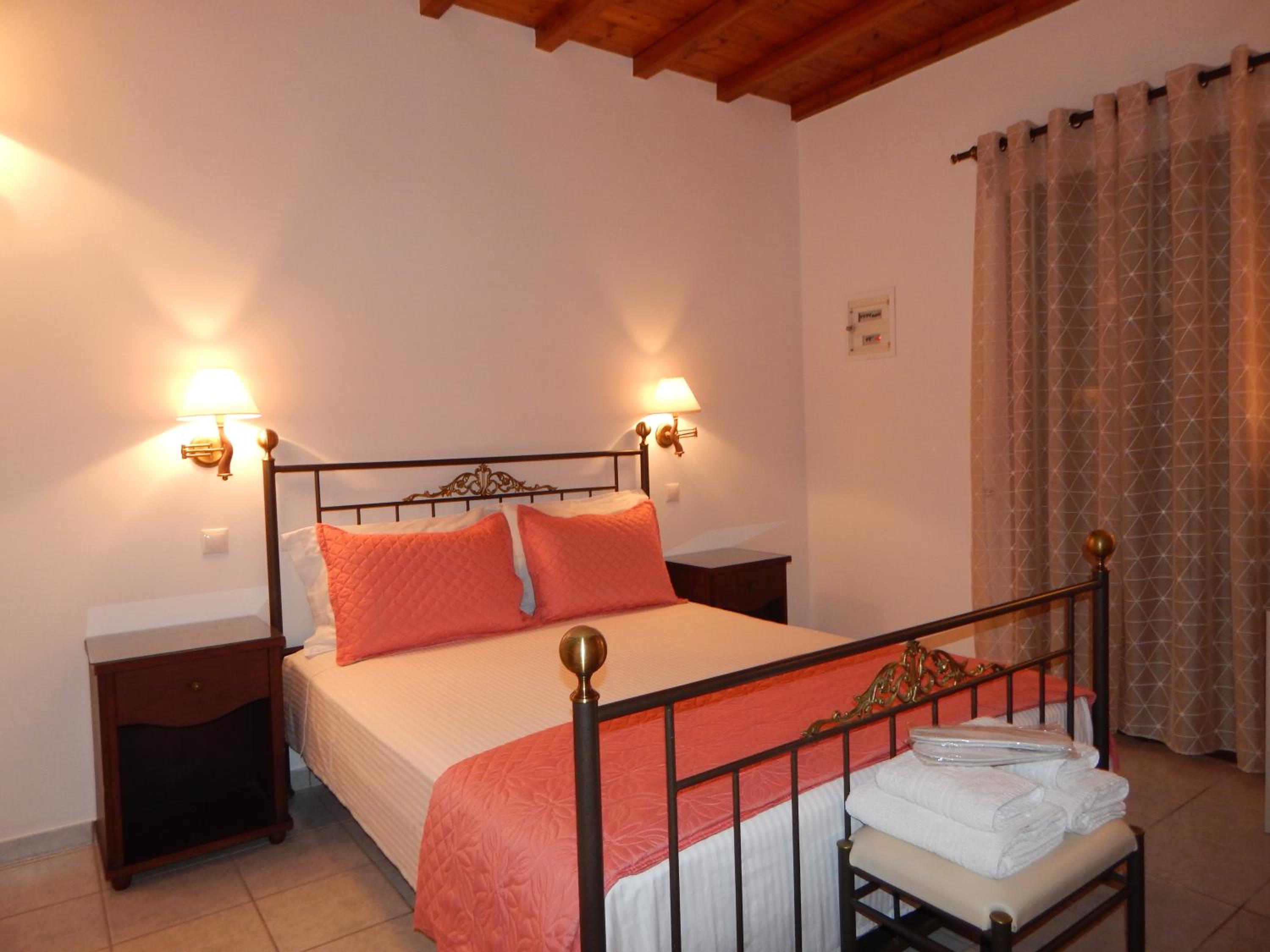 Tinos Suites & Apartments