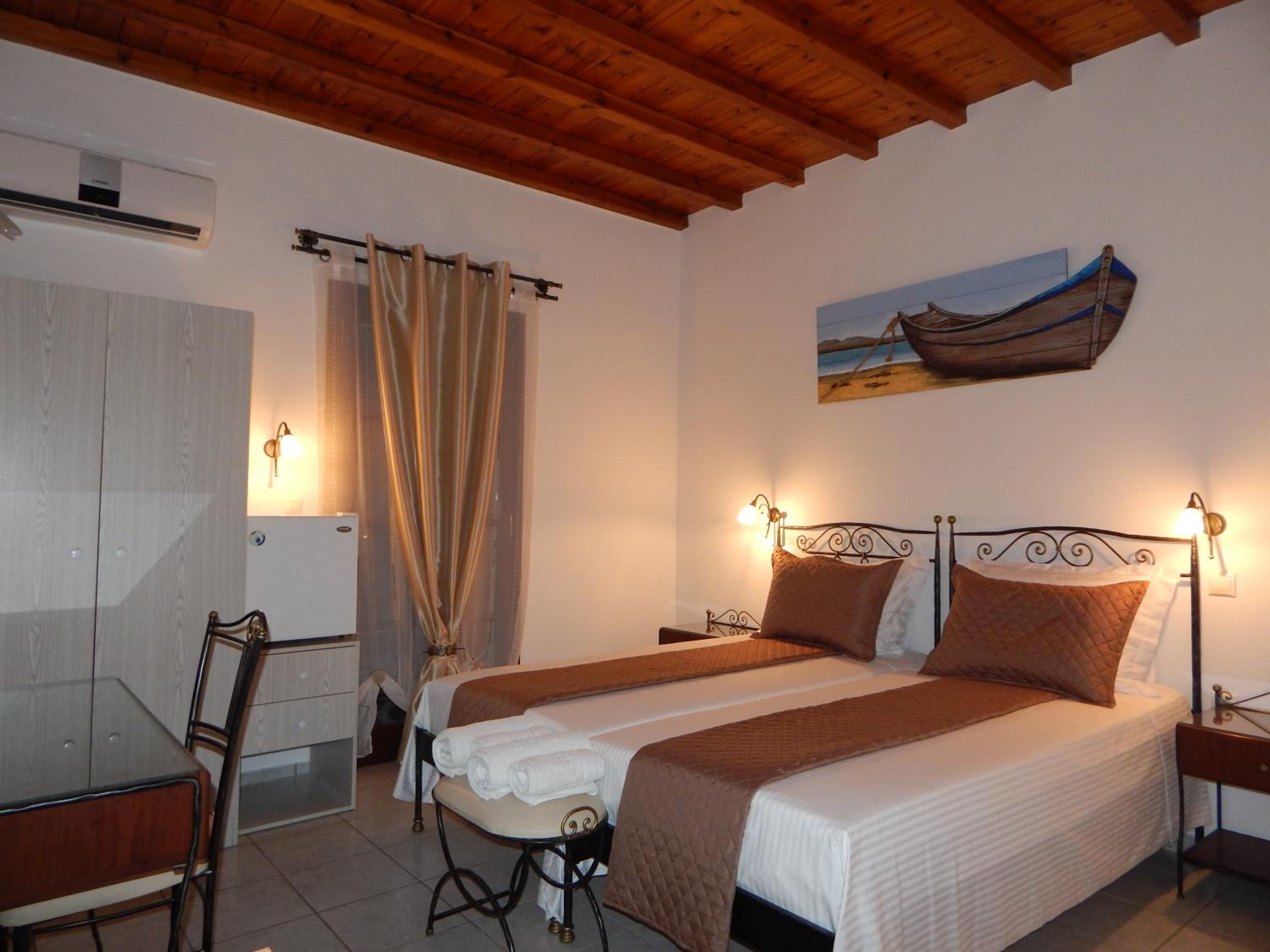 Tinos Suites & Apartments