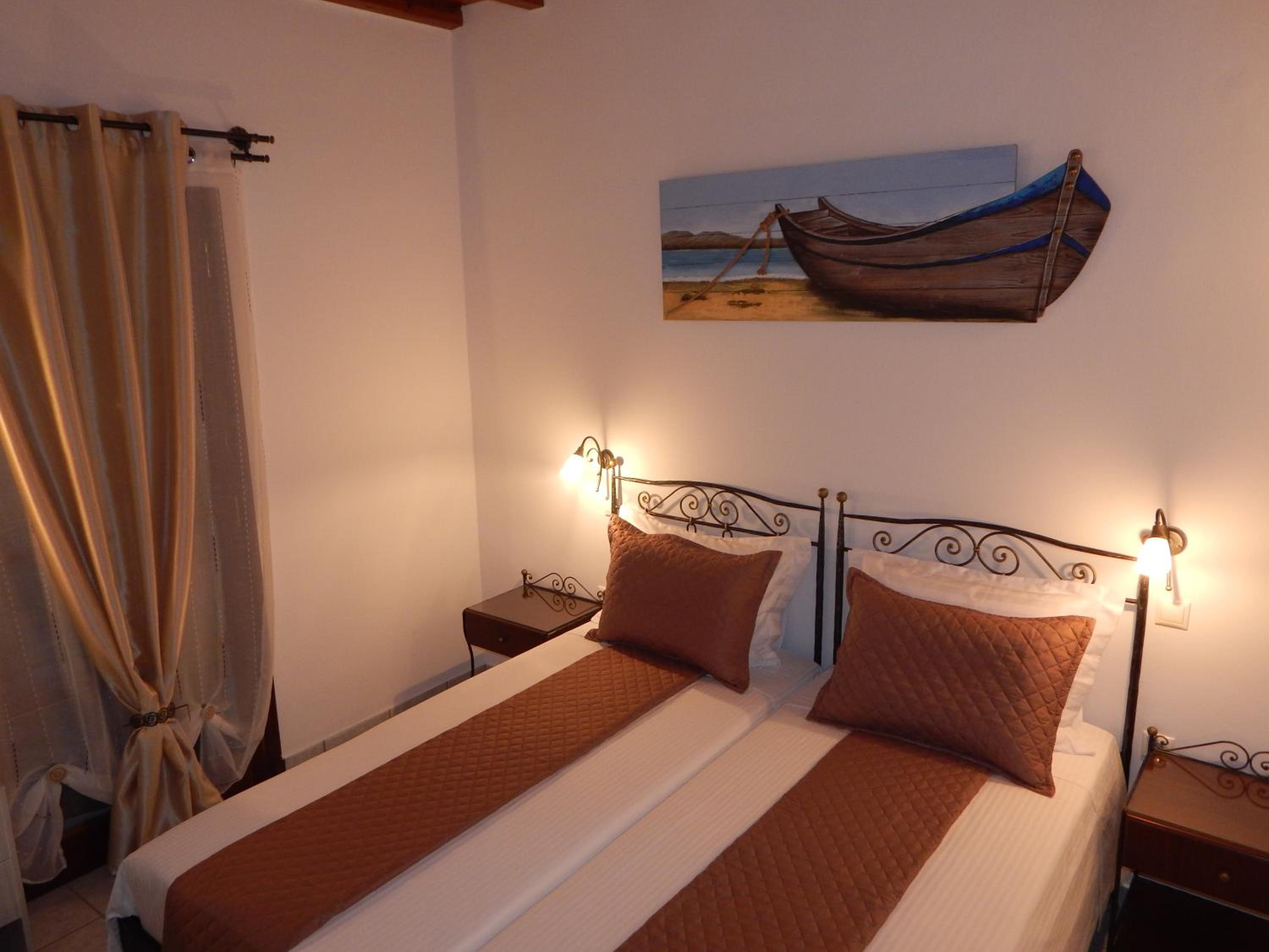 Tinos Suites & Apartments
