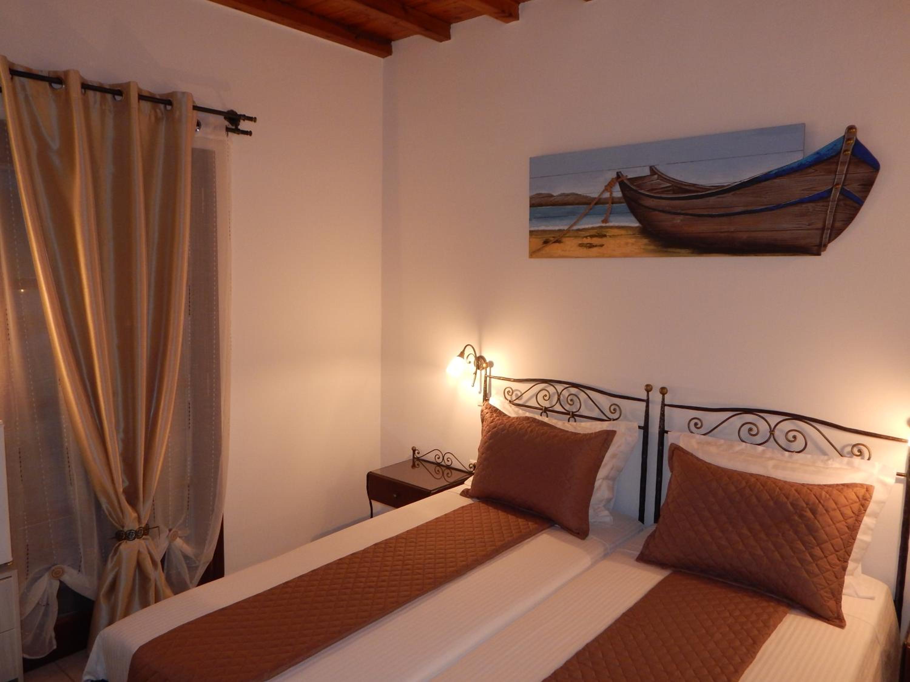 Tinos Suites & Apartments