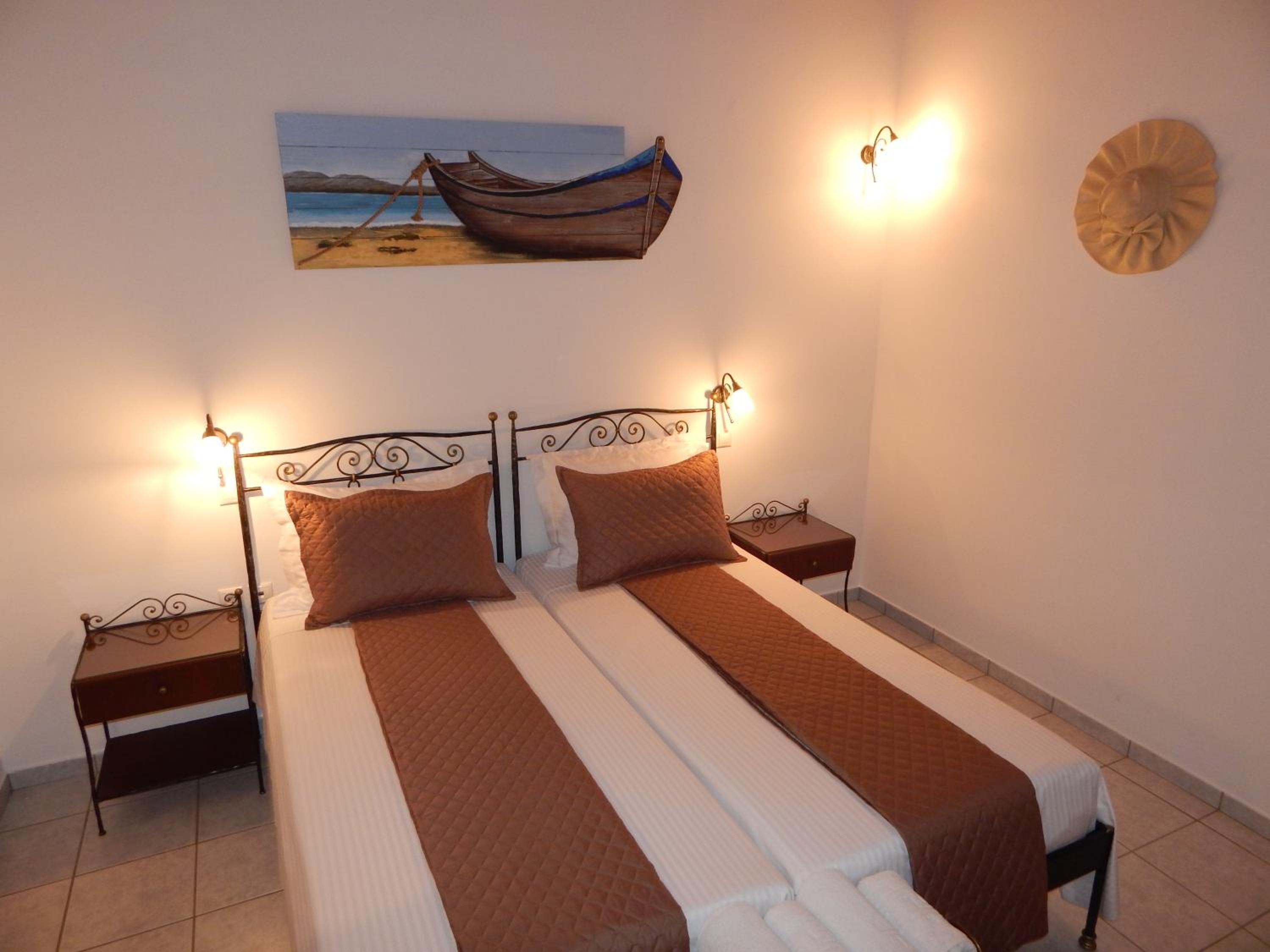Tinos Suites & Apartments