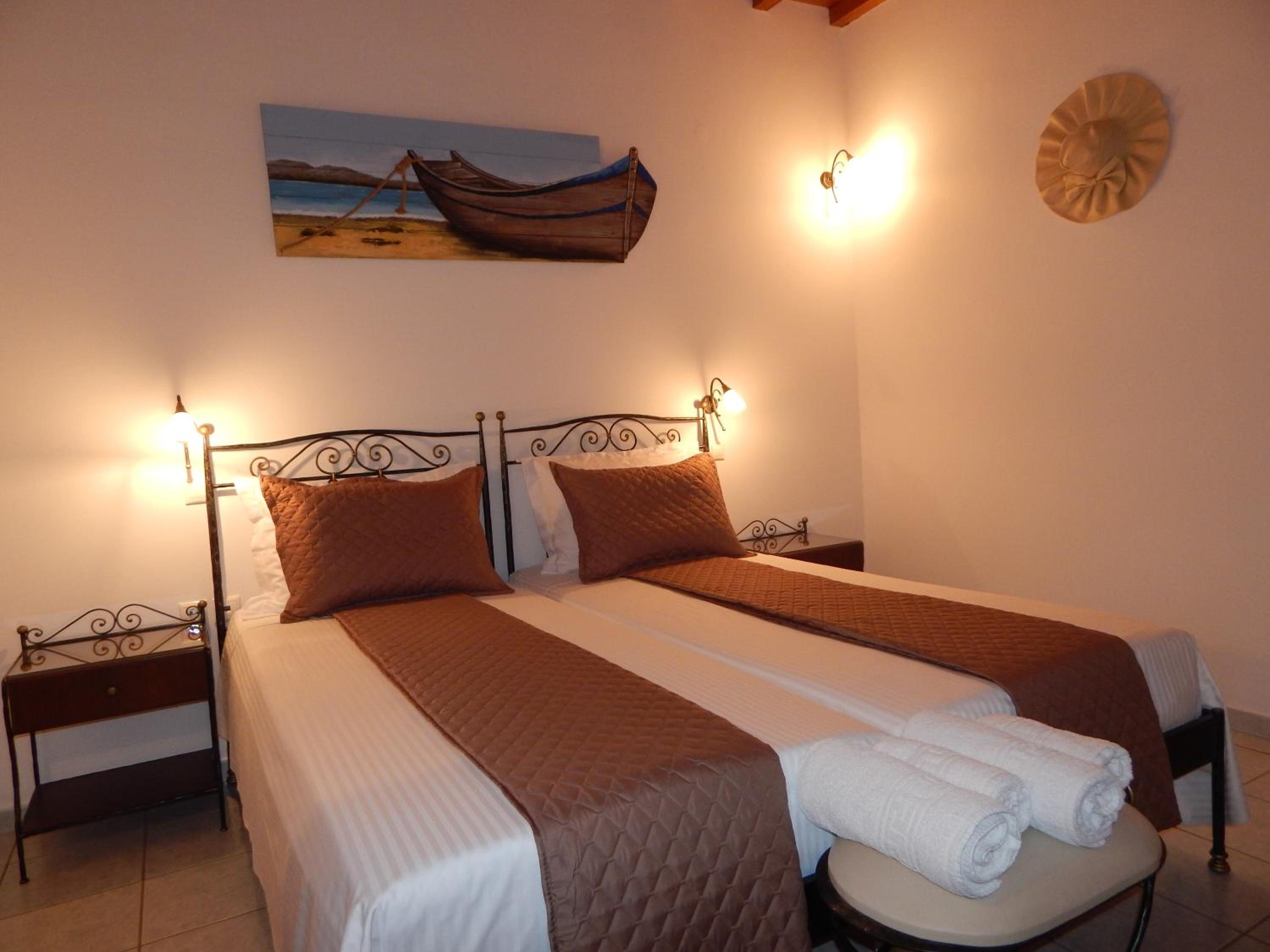 Tinos Suites & Apartments