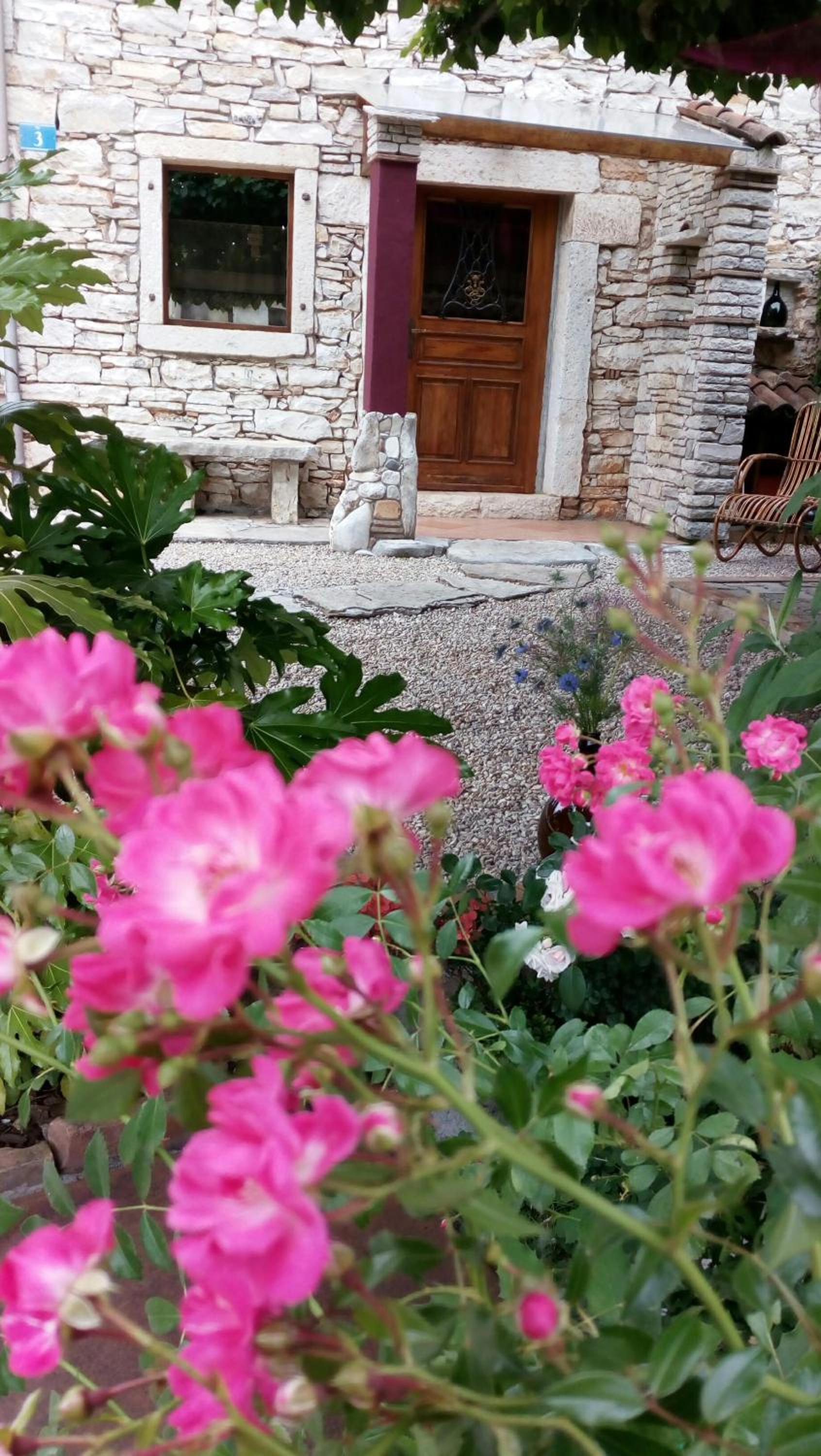 Holiday Home Dario view 3