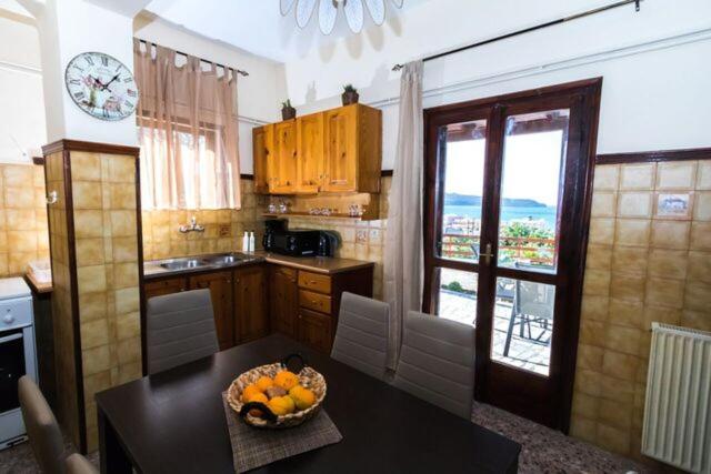 Stalos View en Stalós — kitchen