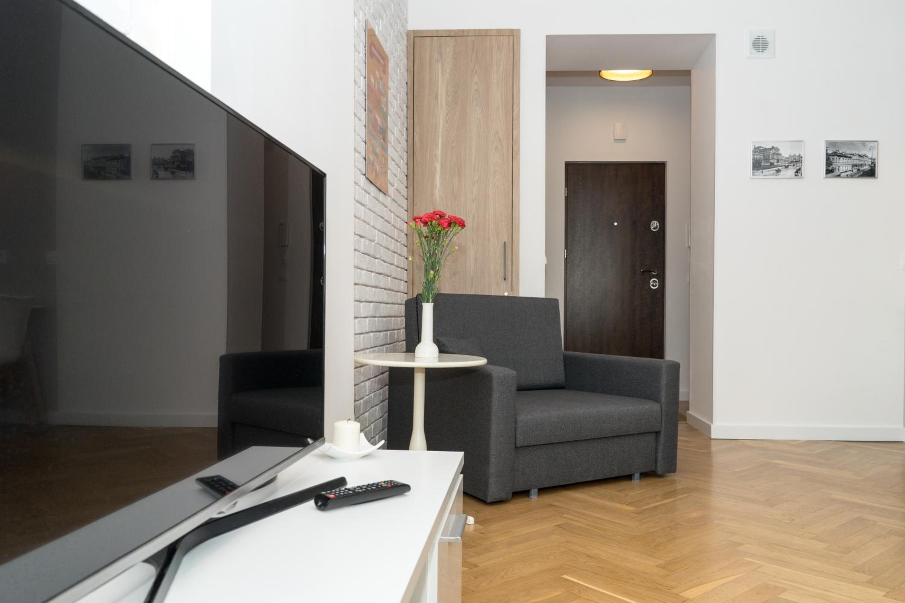 Old Town Grand Theatre Apartment 2
