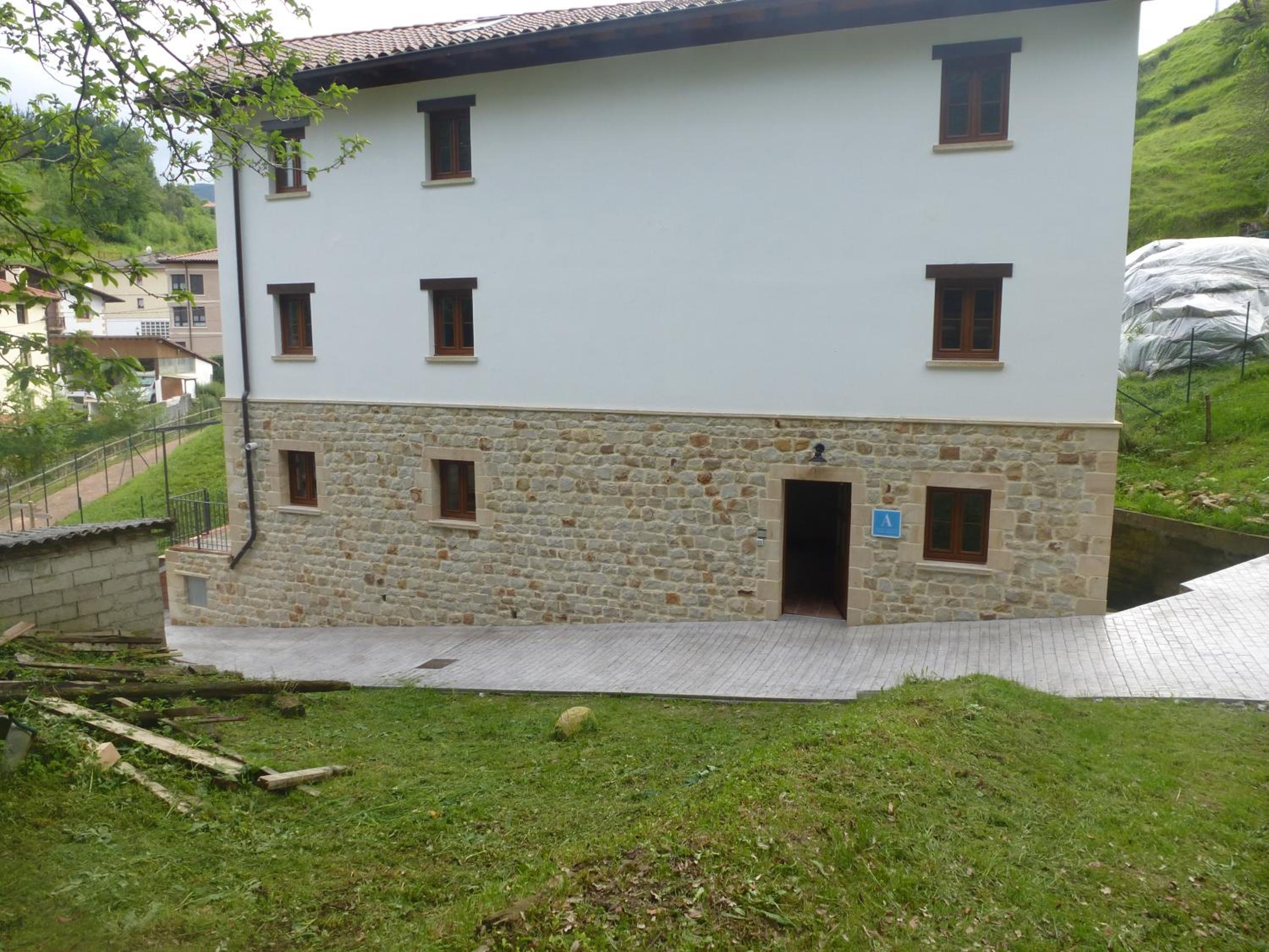 Photo 8