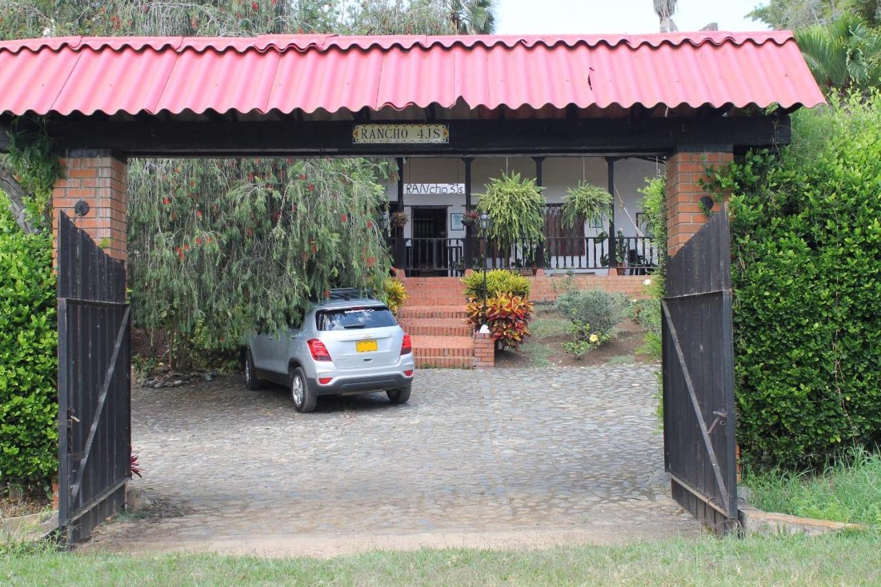 Hermosa Finca 