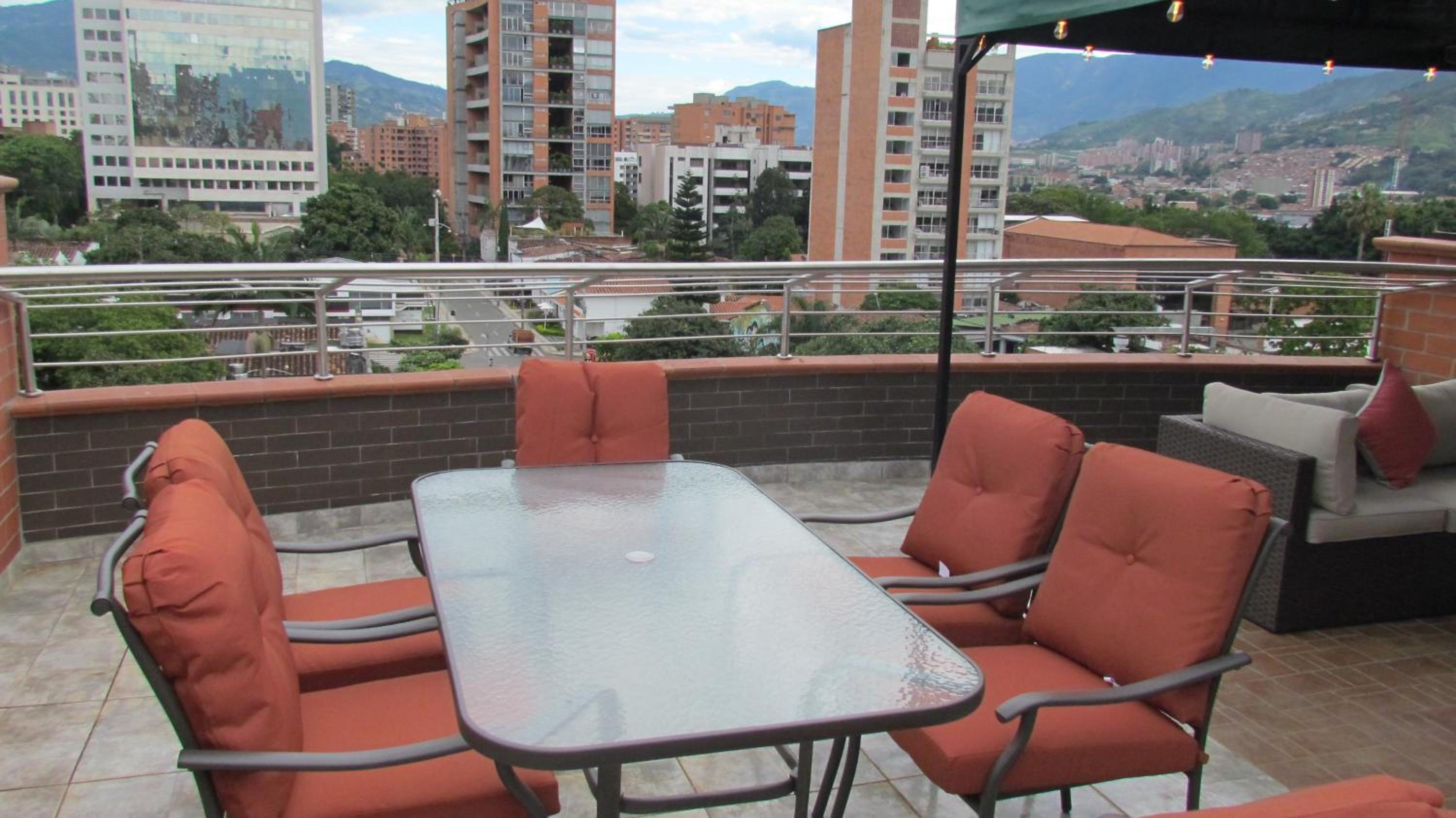 The 9's Apartahotel