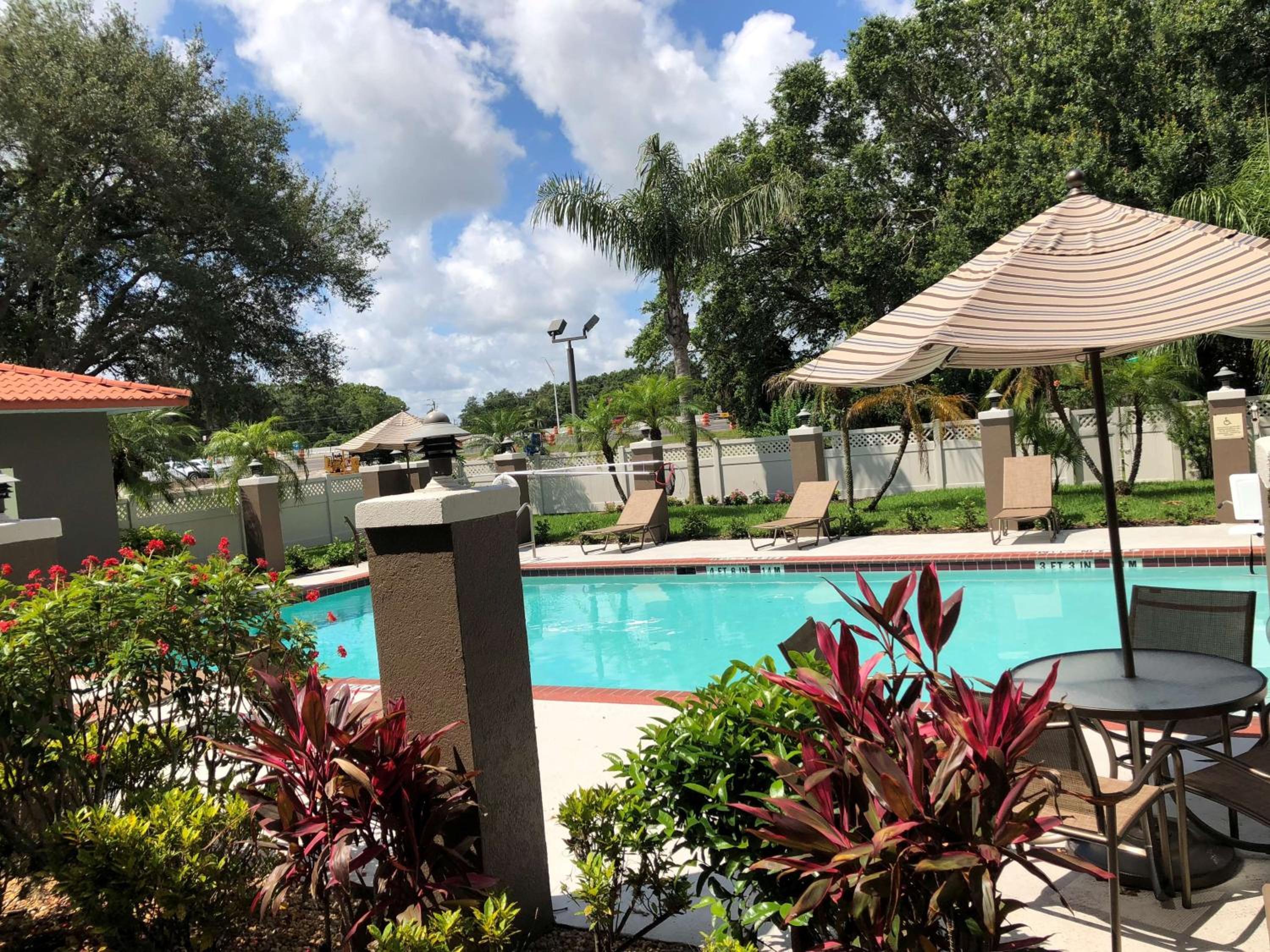 Best Western Plus Bradenton Hotel Suites - Property Image 12