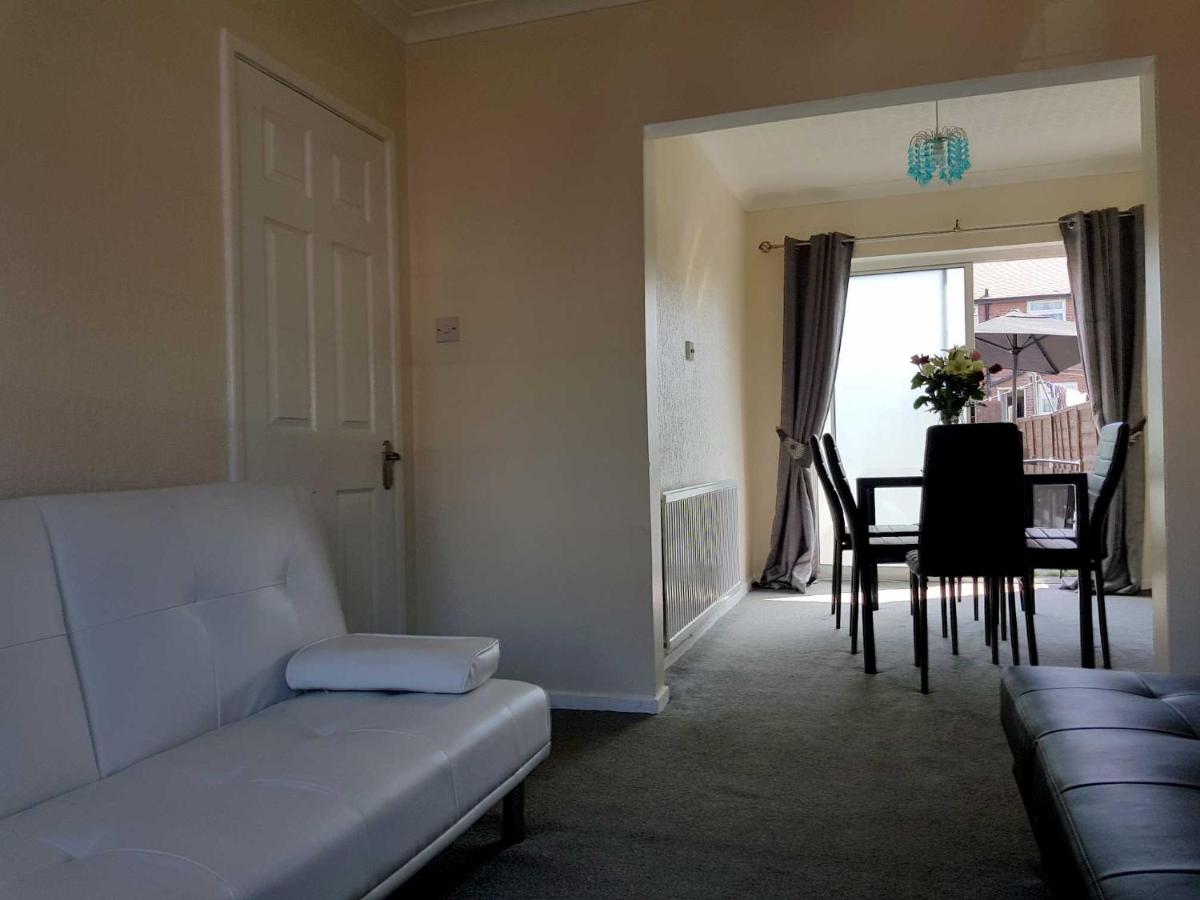Blackpoolholidaylets Salmesbury Avenue Families And Contractors only view 2